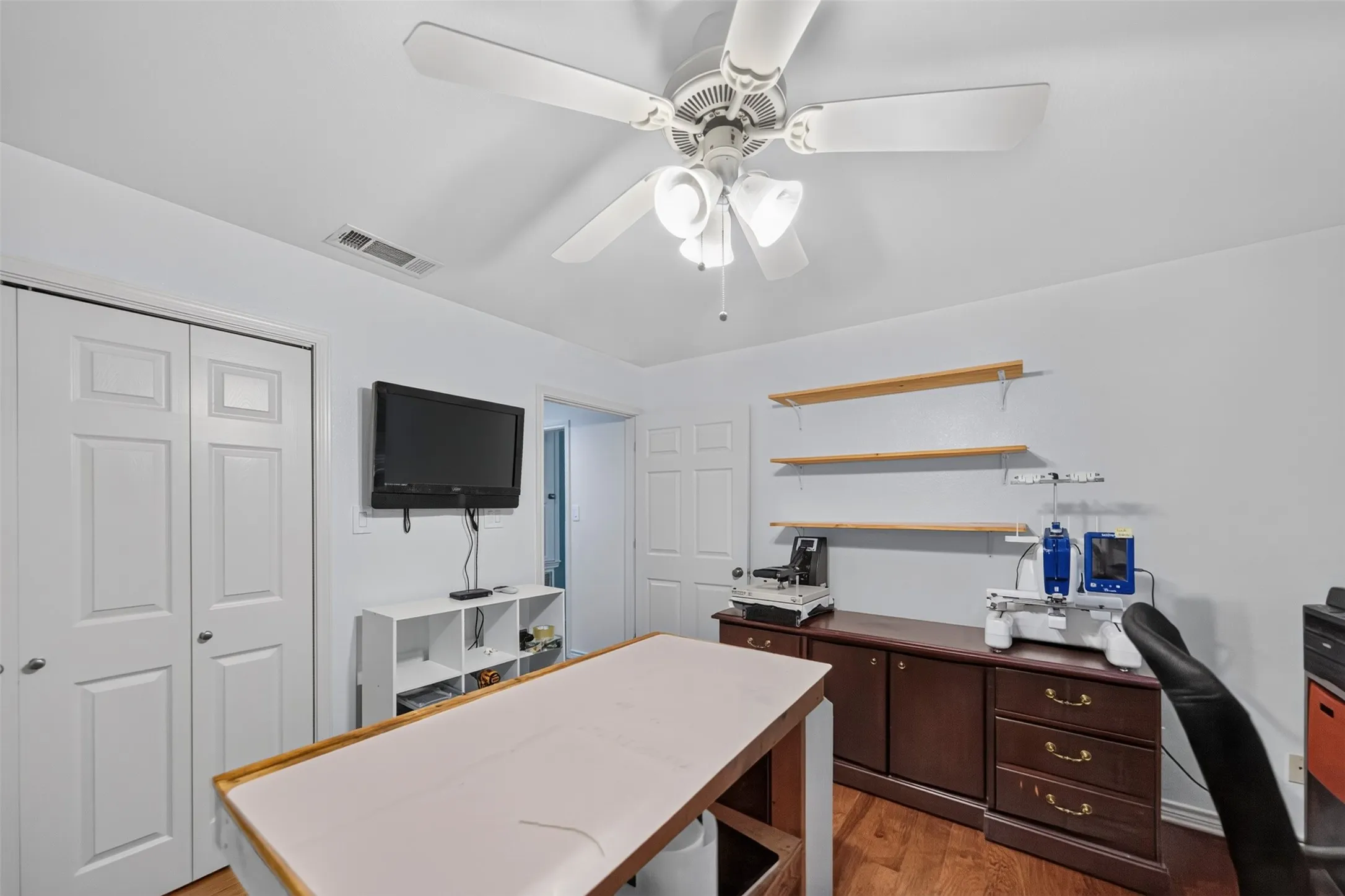Single Family Residence For Sale in Wood County , 1325 Private Road 7905, Hawkins, Texas 75765, 3 Bedroom, 3 Bathroom, 2 Garage spaces, 2,106 Sqft, built in 2001, mls#21319885, Real Estate Agent in Hawkins, Homes For Sale in Wood county, Homes For Sale in Hawkins, Realtor in Hawkins Texas, Real Estate Brokerage Independent Realty Texas, Luminita Cordes Realtor