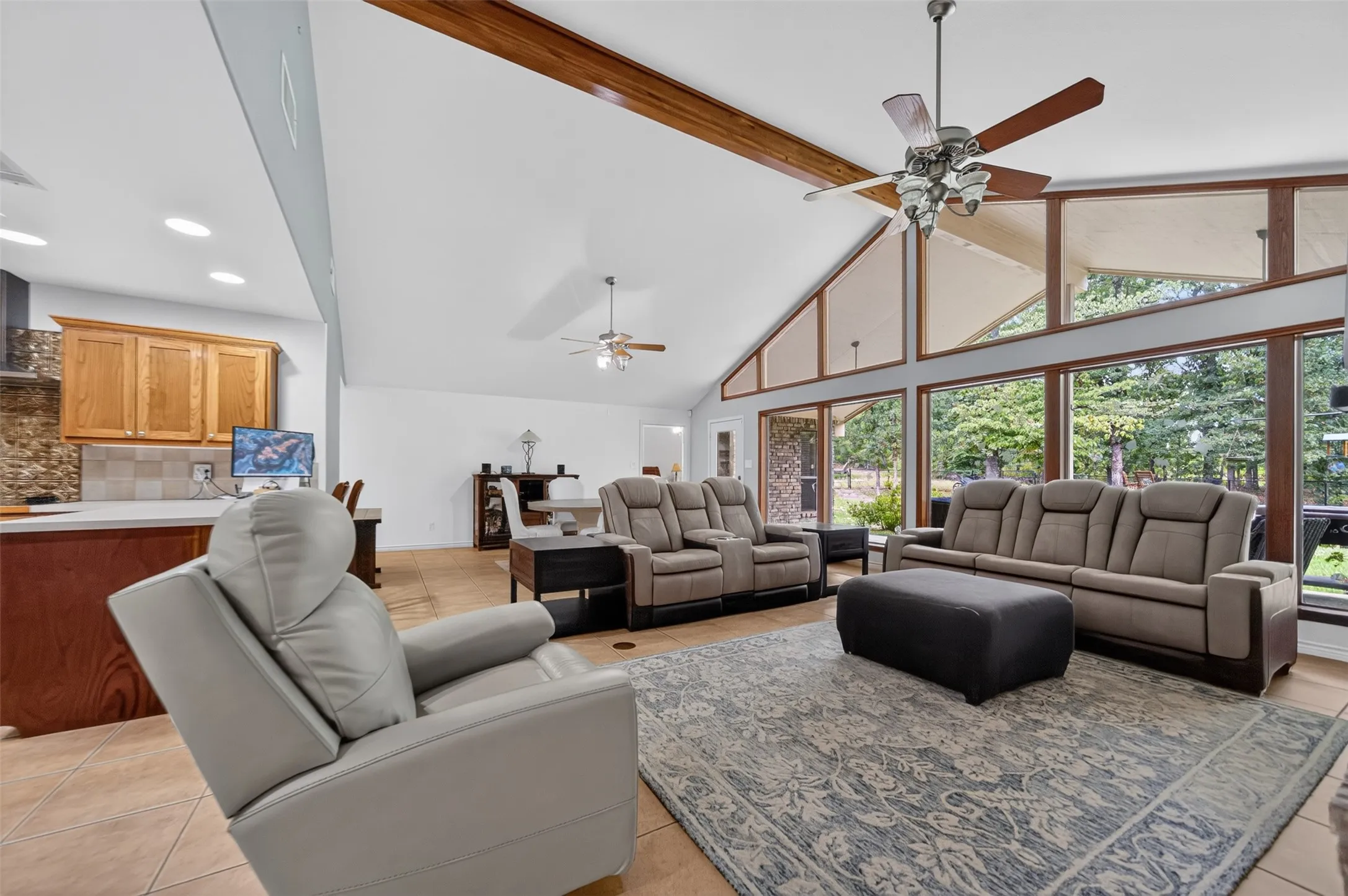 Single Family Residence For Sale in Wood County , 1325 Private Road 7905, Hawkins, Texas 75765, 3 Bedroom, 3 Bathroom, 2 Garage spaces, 2,106 Sqft, built in 2001, mls#21319885, Real Estate Agent in Hawkins, Homes For Sale in Wood county, Homes For Sale in Hawkins, Realtor in Hawkins Texas, Real Estate Brokerage Independent Realty Texas, Luminita Cordes Realtor