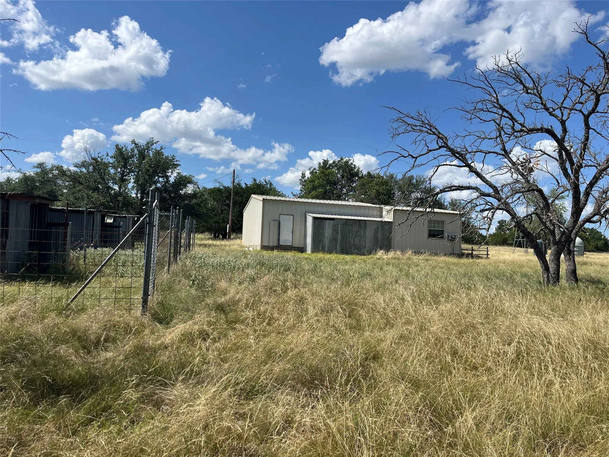 Single Family Residence For Sale in Bosque County , 895 County Road 2480, Hico, Texas 76457, 2 Bedroom, 2 Bathroom, Garage spaces, 1,312 Sqft, built in 1995, mls#21328267, Real Estate Agent in Hico, Homes For Sale in Bosque county, Homes For Sale in Hico, Realtor in Hico Texas, Real Estate Brokerage Independent Realty Texas, Luminita Cordes Realtor