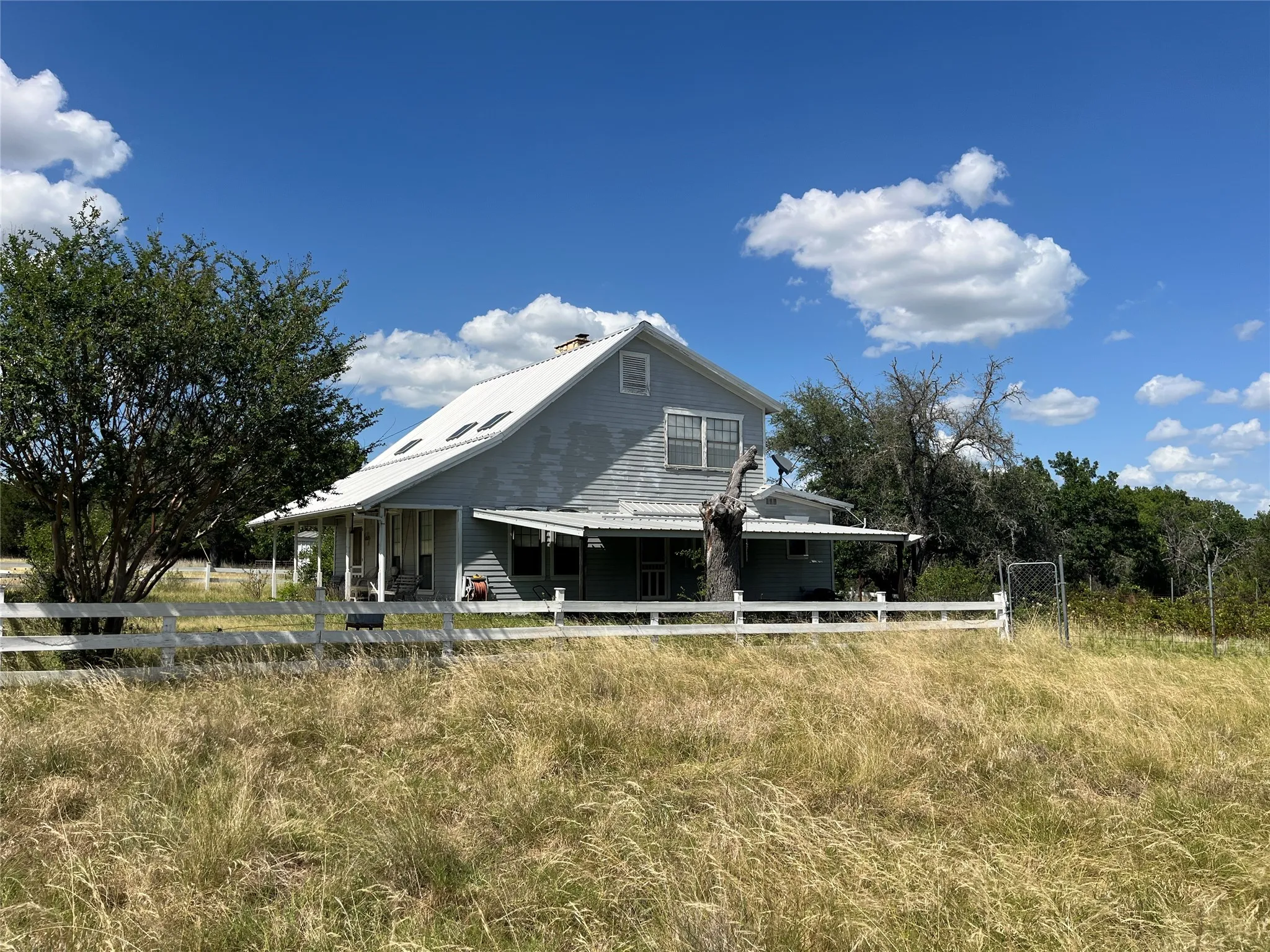 Single Family Residence For Sale in Bosque County , 895 County Road 2480, Hico, Texas 76457, 2 Bedroom, 2 Bathroom, Garage spaces, 1,312 Sqft, built in 1995, mls#21328267, Real Estate Agent in Hico, Homes For Sale in Bosque county, Homes For Sale in Hico, Realtor in Hico Texas, Real Estate Brokerage Independent Realty Texas, Luminita Cordes Realtor