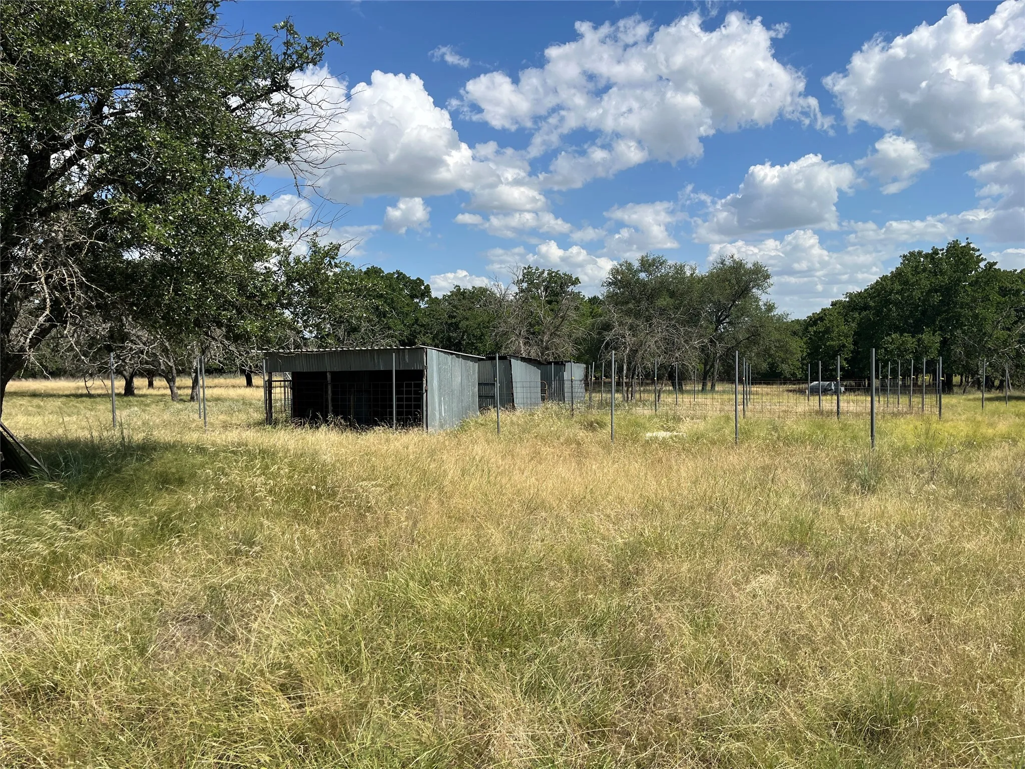 Single Family Residence For Sale in Bosque County , 895 County Road 2480, Hico, Texas 76457, 2 Bedroom, 2 Bathroom, Garage spaces, 1,312 Sqft, built in 1995, mls#21328267, Real Estate Agent in Hico, Homes For Sale in Bosque county, Homes For Sale in Hico, Realtor in Hico Texas, Real Estate Brokerage Independent Realty Texas, Luminita Cordes Realtor