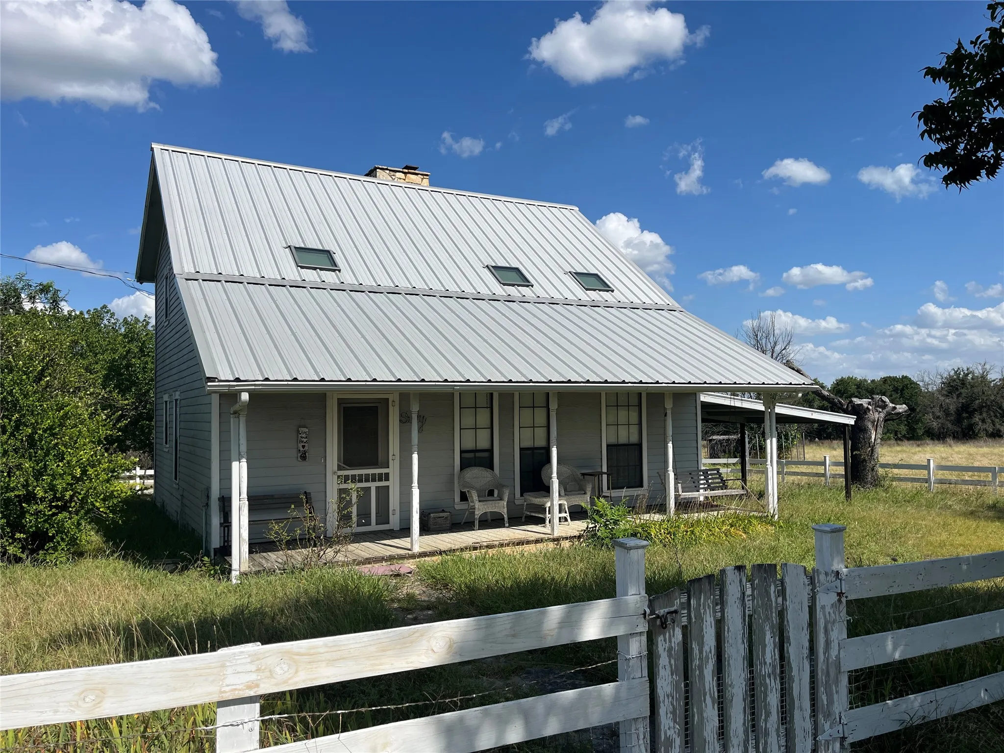 Single Family Residence For Sale in Bosque County , 895 County Road 2480, Hico, Texas 76457, 2 Bedroom, 2 Bathroom, Garage spaces, 1,312 Sqft, built in 1995, mls#21328267, Real Estate Agent in Hico, Homes For Sale in Bosque county, Homes For Sale in Hico, Realtor in Hico Texas, Real Estate Brokerage Independent Realty Texas, Luminita Cordes Realtor