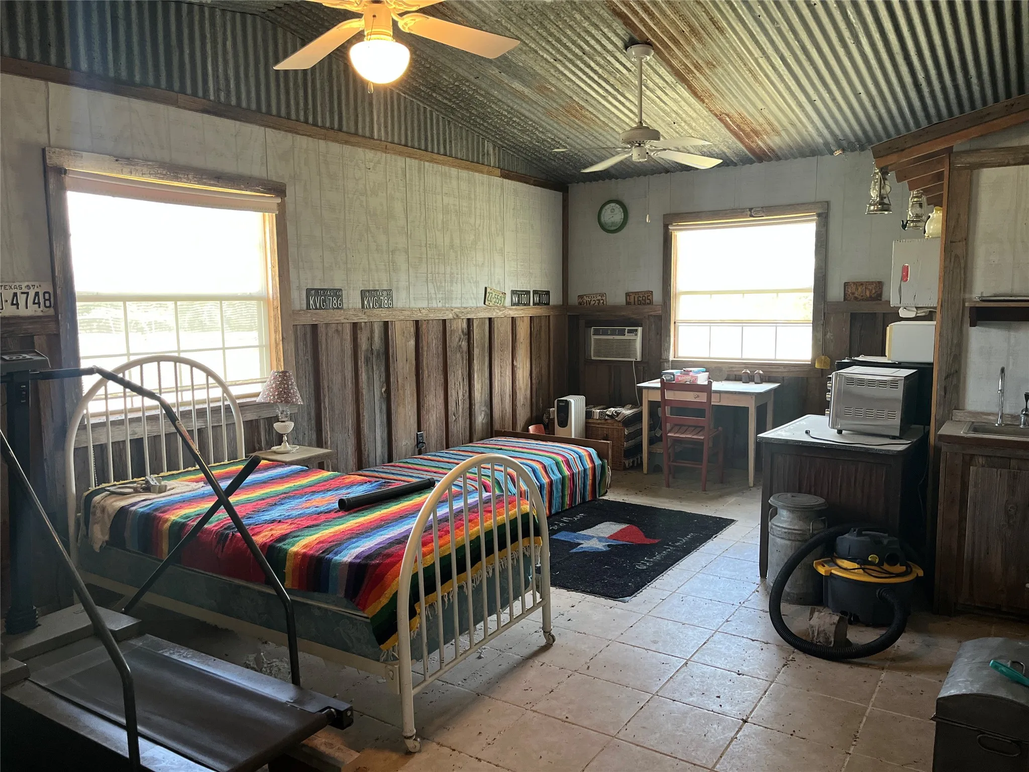 Single Family Residence For Sale in Bosque County , 895 County Road 2480, Hico, Texas 76457, 2 Bedroom, 2 Bathroom, Garage spaces, 1,312 Sqft, built in 1995, mls#21328267, Real Estate Agent in Hico, Homes For Sale in Bosque county, Homes For Sale in Hico, Realtor in Hico Texas, Real Estate Brokerage Independent Realty Texas, Luminita Cordes Realtor