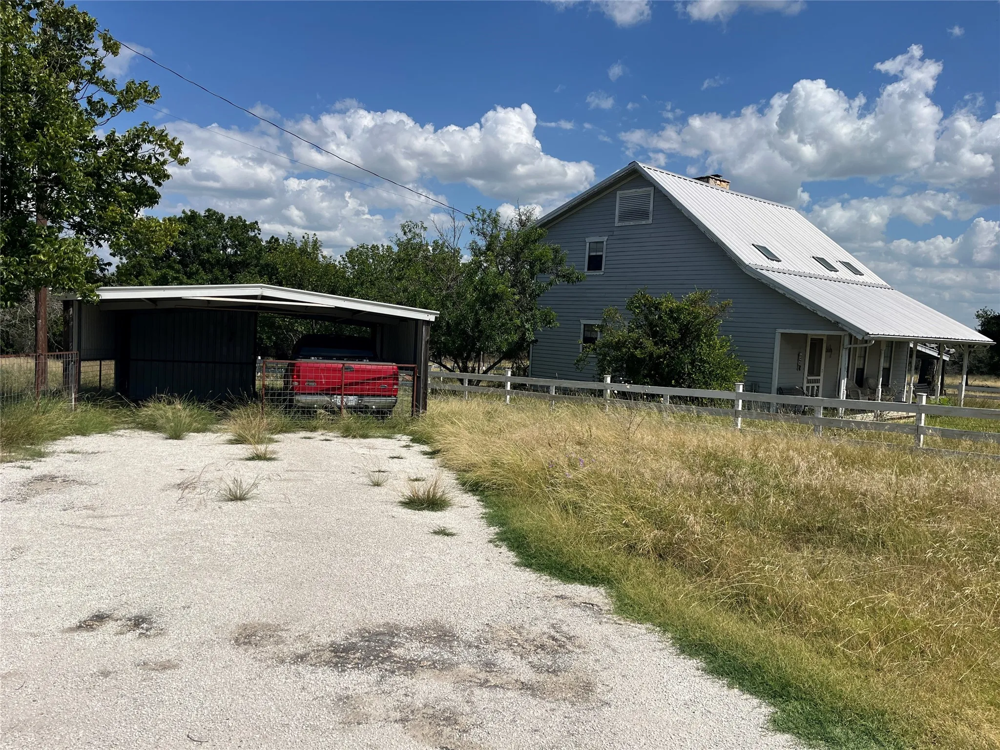 Single Family Residence For Sale in Bosque County , 895 County Road 2480, Hico, Texas 76457, 2 Bedroom, 2 Bathroom, Garage spaces, 1,312 Sqft, built in 1995, mls#21328267, Real Estate Agent in Hico, Homes For Sale in Bosque county, Homes For Sale in Hico, Realtor in Hico Texas, Real Estate Brokerage Independent Realty Texas, Luminita Cordes Realtor