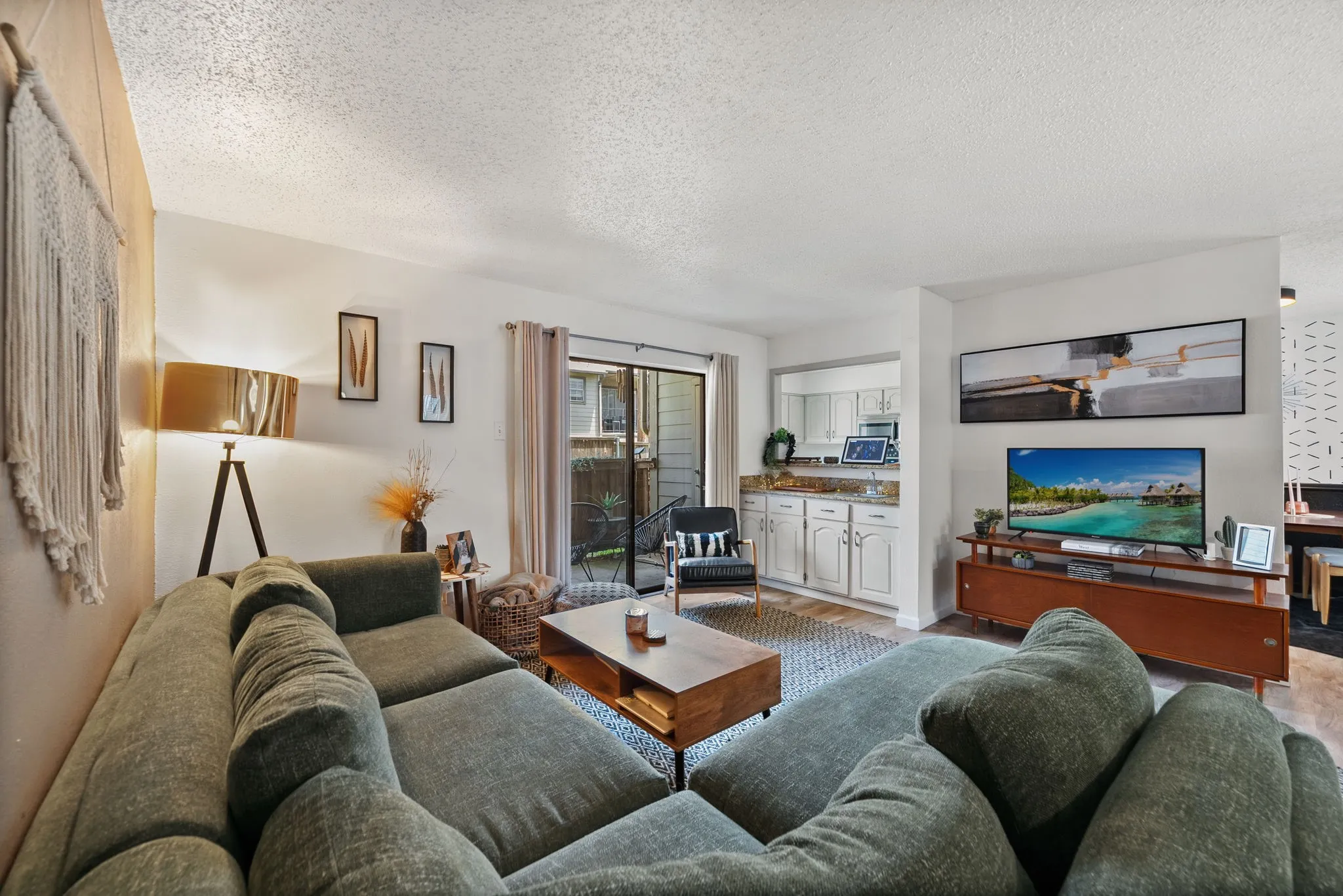 Condominium For Sale in Dallas County , 5335 Bent Tree Forest Drive 144, Dallas, Texas 75248, 2 Bedroom, 2 Bathroom, Garage spaces, 1,137 Sqft, built in 1981, mls#21325321, Real Estate Agent in Dallas, Homes For Sale in Dallas county, Homes For Sale in Dallas, Realtor in Dallas Texas, Real Estate Brokerage Independent Realty Texas, Luminita Cordes Realtor