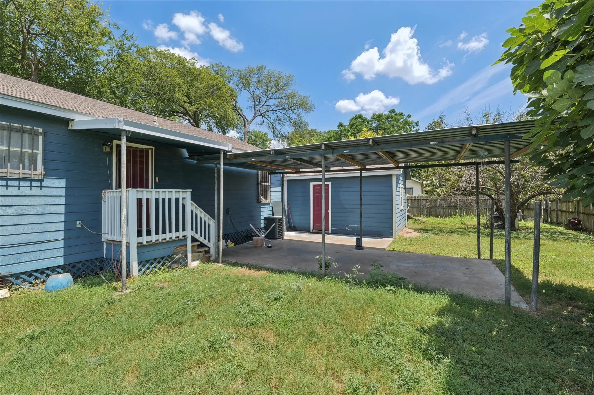 Single Family Residence For Sale in Mc Lennan County , 403 Dallas, Waco, Texas 76704, 3 Bedrooms, 2 Bathrooms, Garage spaces, 1,104 Sqft, built in 1998, Price $185,000, mls#21328003, Real Estate Agent in Waco, Homes For Sale in Mc Lennan county, Homes For Sale in Waco, Realtor in Waco Texas, Real Estate Brokerage Independent Realty Texas, Luminita Cordes Realtor