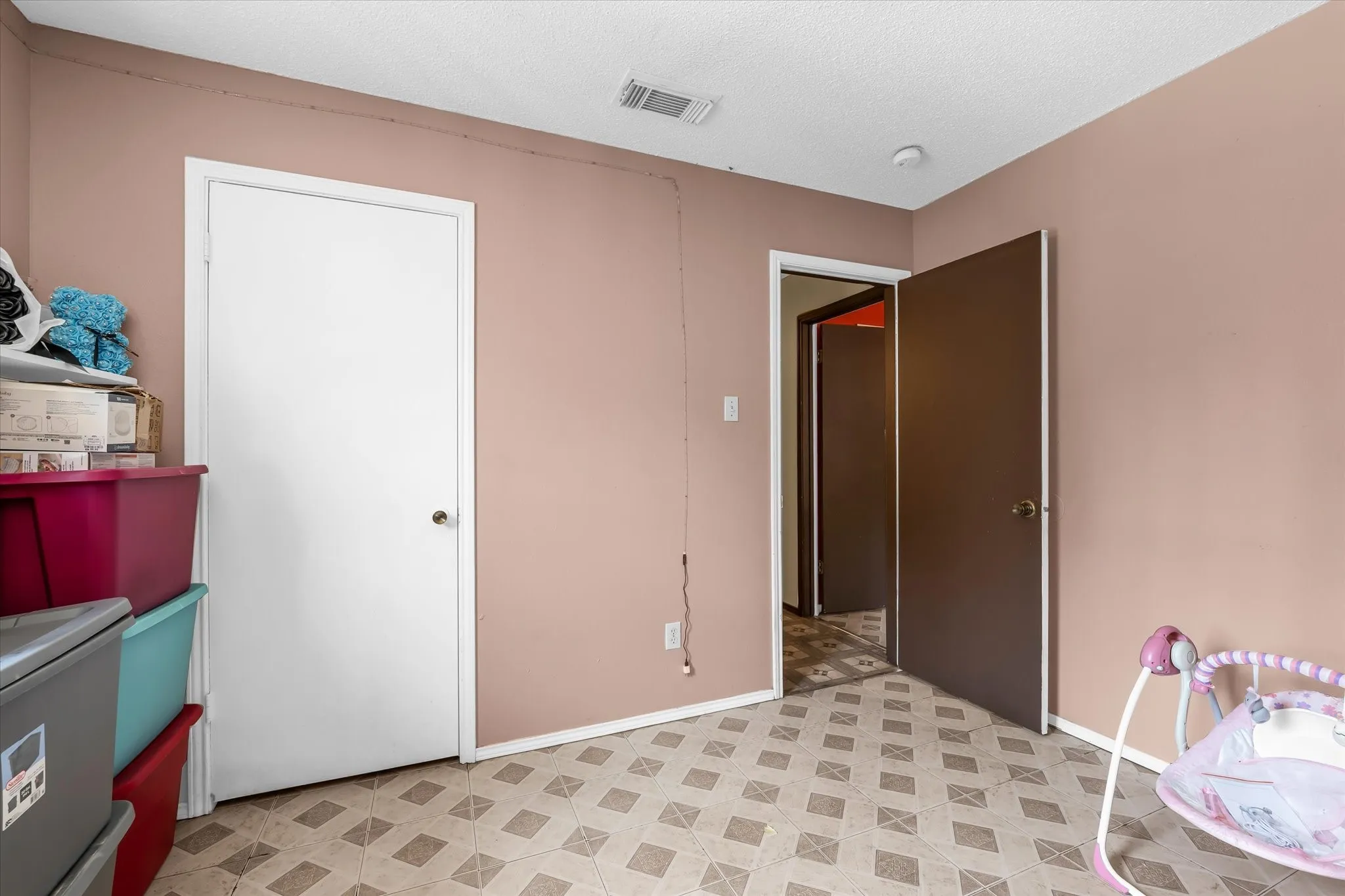 Single Family Residence For Sale in Mc Lennan County , 403 Dallas, Waco, Texas 76704, 3 Bedrooms, 2 Bathrooms, Garage spaces, 1,104 Sqft, built in 1998, Price $185,000, mls#21328003, Real Estate Agent in Waco, Homes For Sale in Mc Lennan county, Homes For Sale in Waco, Realtor in Waco Texas, Real Estate Brokerage Independent Realty Texas, Luminita Cordes Realtor