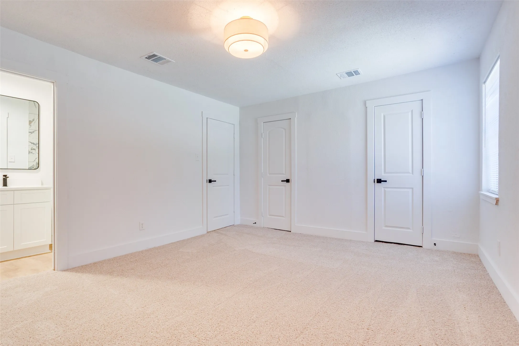 Single Family Residence For Sale in Dallas County , 1614 Dakota Drive, Garland, Texas 75043, 3 Bedroom, 2 Bathroom, Garage spaces, 2,190 Sqft, built in 1959, mls#21328222, Real Estate Agent in Garland, Homes For Sale in Dallas county, Homes For Sale in Garland, Realtor in Garland Texas, Real Estate Brokerage Independent Realty Texas, Luminita Cordes Realtor
