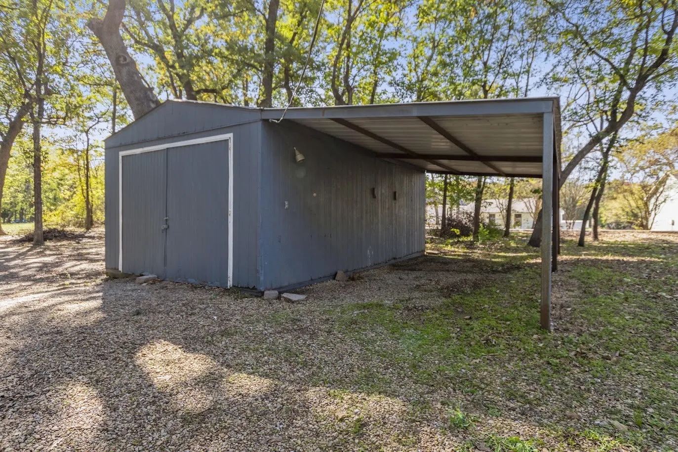 Single Family Residence For Sale in Henderson County , 308 Hickory Drive, Tool, Texas 75143, 3 Bedroom, 2 Bathroom, Garage spaces, 1,306 Sqft, built in 1982, mls#21325752, Real Estate Agent in Tool, Homes For Sale in Henderson county, Homes For Sale in Tool, Realtor in Tool Texas, Real Estate Brokerage Independent Realty Texas, Luminita Cordes Realtor