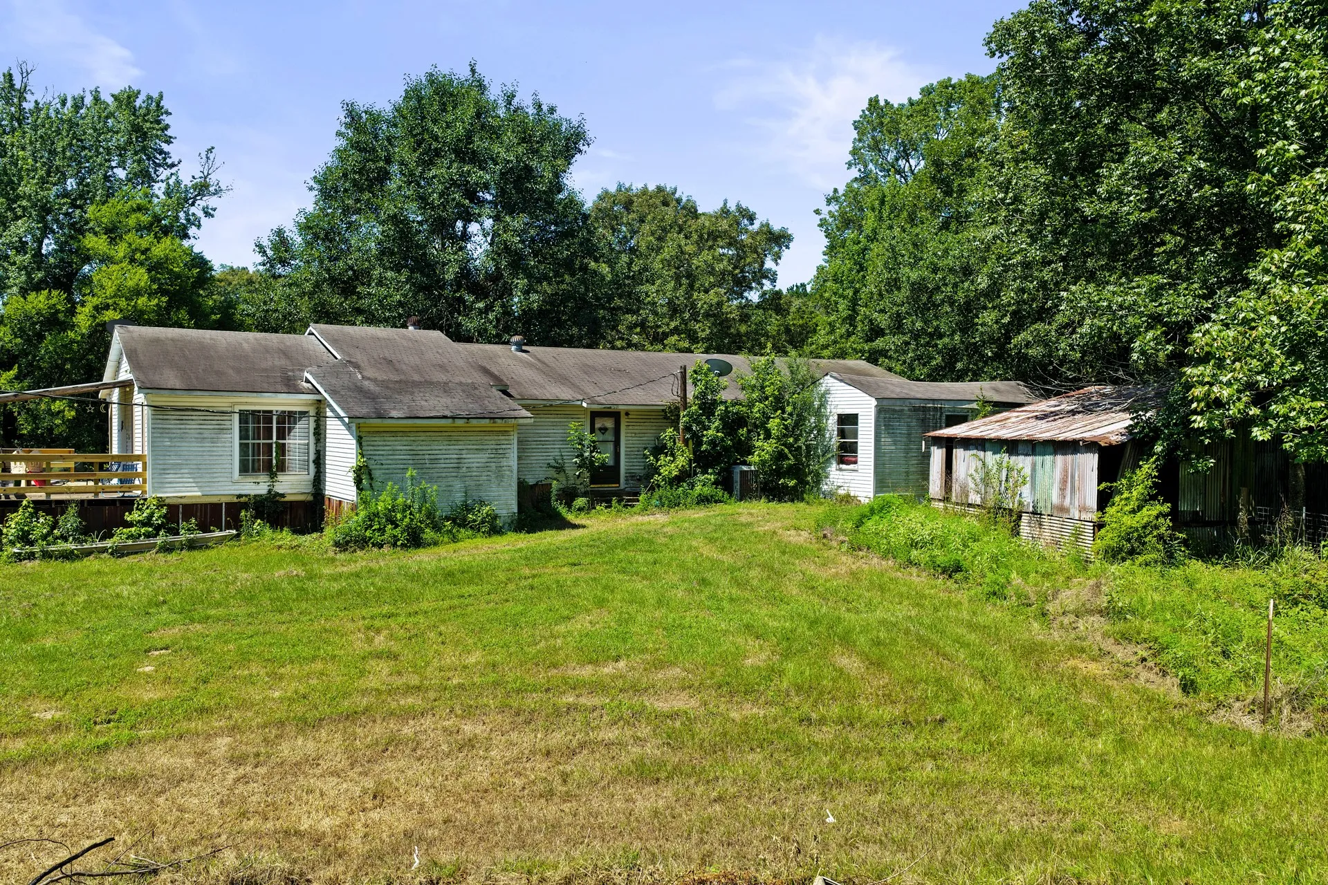 Single Family Residence For Sale in Cass County , 1710 COUNTY ROAD 2928, Hughes Springs, Texas 75656, 3 Bedroom, 2 Bathroom, 2 Garage spaces, 2,112 Sqft, built in 1980, mls#21328277, Real Estate Agent in Hughes Springs, Homes For Sale in Cass county, Homes For Sale in Hughes Springs, Realtor in Hughes Springs Texas, Real Estate Brokerage Independent Realty Texas, Luminita Cordes Realtor