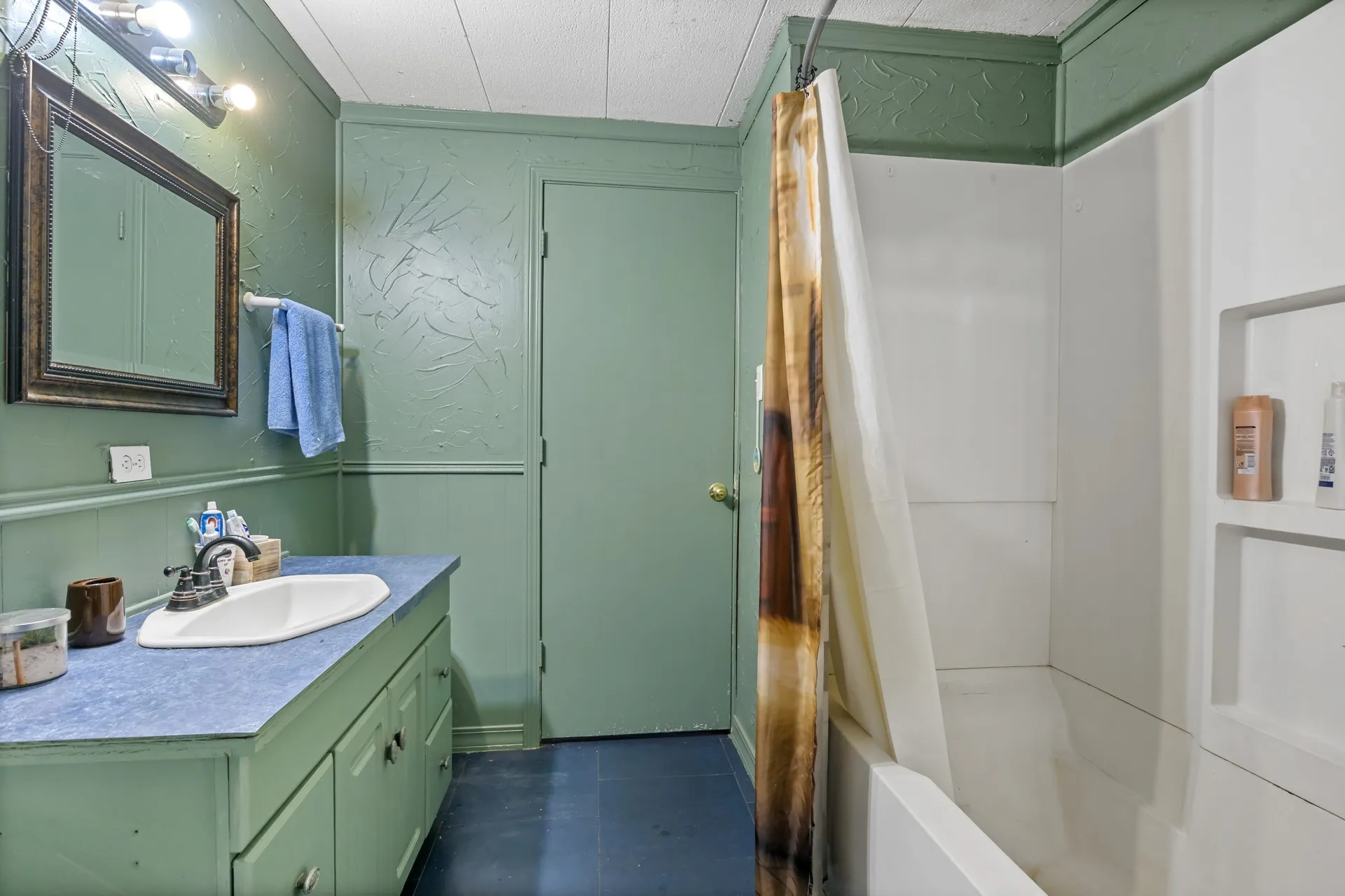 Single Family Residence For Sale in Cass County , 1710 COUNTY ROAD 2928, Hughes Springs, Texas 75656, 3 Bedroom, 2 Bathroom, 2 Garage spaces, 2,112 Sqft, built in 1980, mls#21328277, Real Estate Agent in Hughes Springs, Homes For Sale in Cass county, Homes For Sale in Hughes Springs, Realtor in Hughes Springs Texas, Real Estate Brokerage Independent Realty Texas, Luminita Cordes Realtor