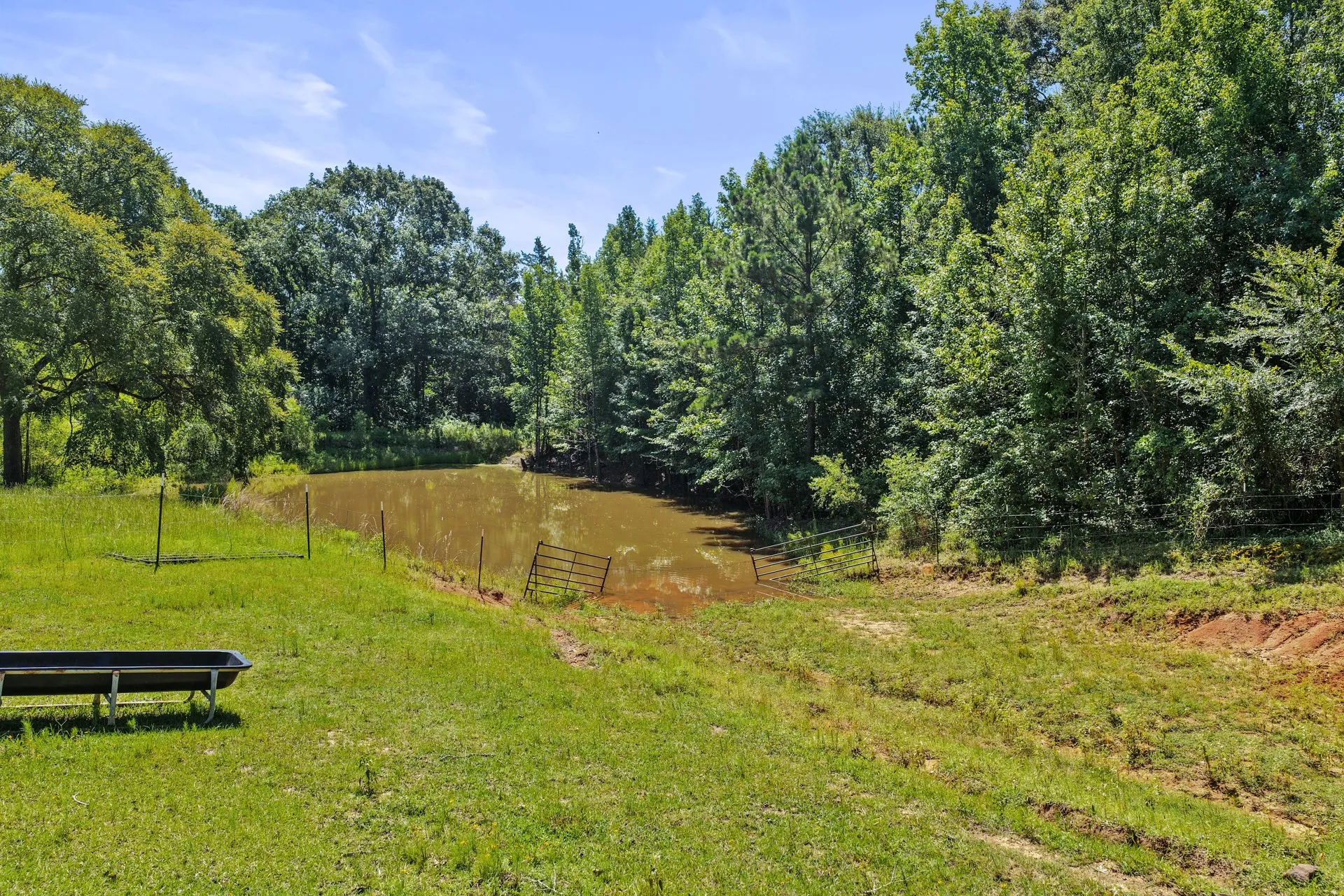 Single Family Residence For Sale in Cass County , 1710 COUNTY ROAD 2928, Hughes Springs, Texas 75656, 3 Bedroom, 2 Bathroom, 2 Garage spaces, 2,112 Sqft, built in 1980, mls#21328277, Real Estate Agent in Hughes Springs, Homes For Sale in Cass county, Homes For Sale in Hughes Springs, Realtor in Hughes Springs Texas, Real Estate Brokerage Independent Realty Texas, Luminita Cordes Realtor