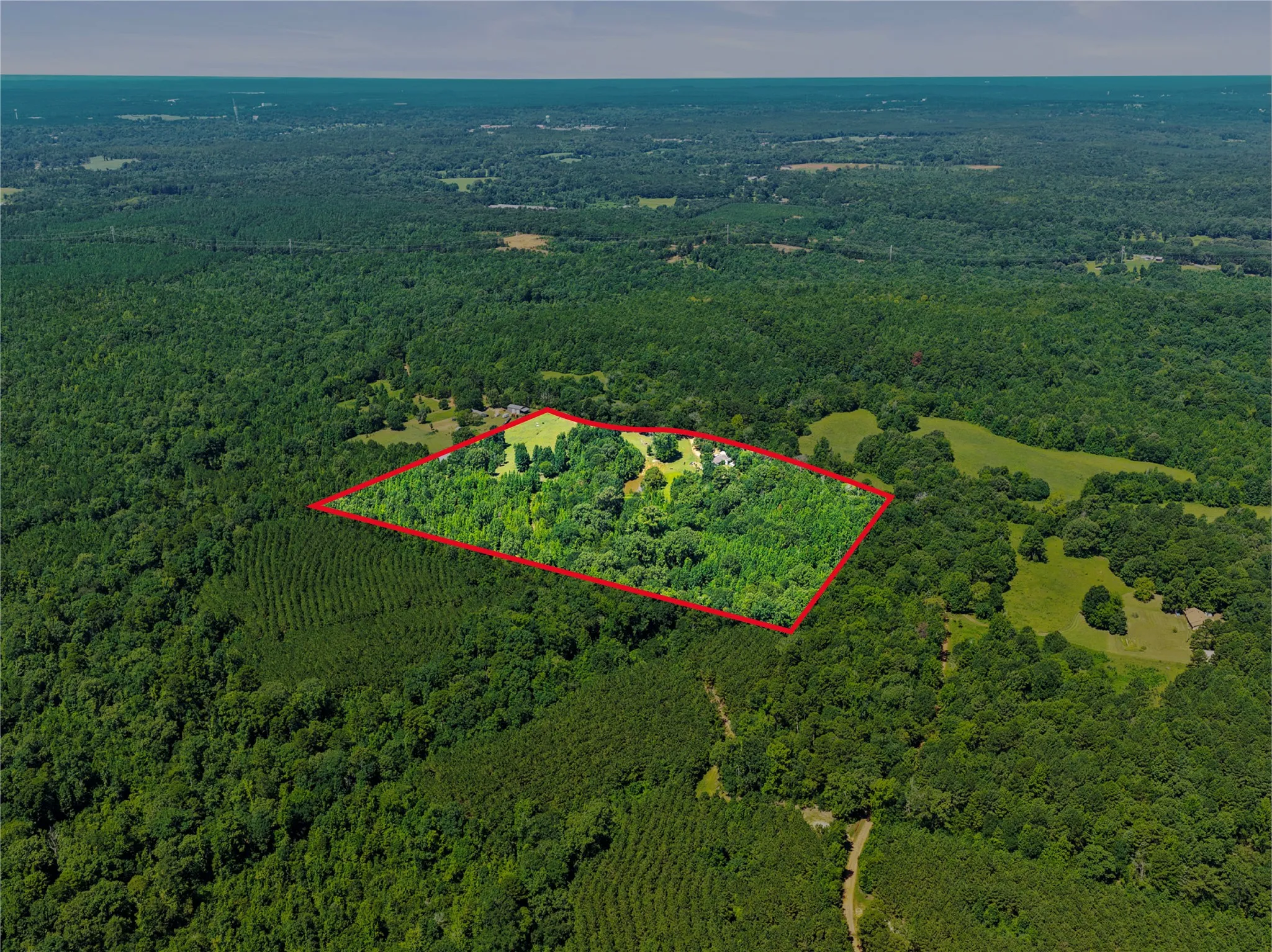Single Family Residence For Sale in Cass County , 1710 COUNTY ROAD 2928, Hughes Springs, Texas 75656, 3 Bedroom, 2 Bathroom, 2 Garage spaces, 2,112 Sqft, built in 1980, mls#21328277, Real Estate Agent in Hughes Springs, Homes For Sale in Cass county, Homes For Sale in Hughes Springs, Realtor in Hughes Springs Texas, Real Estate Brokerage Independent Realty Texas, Luminita Cordes Realtor