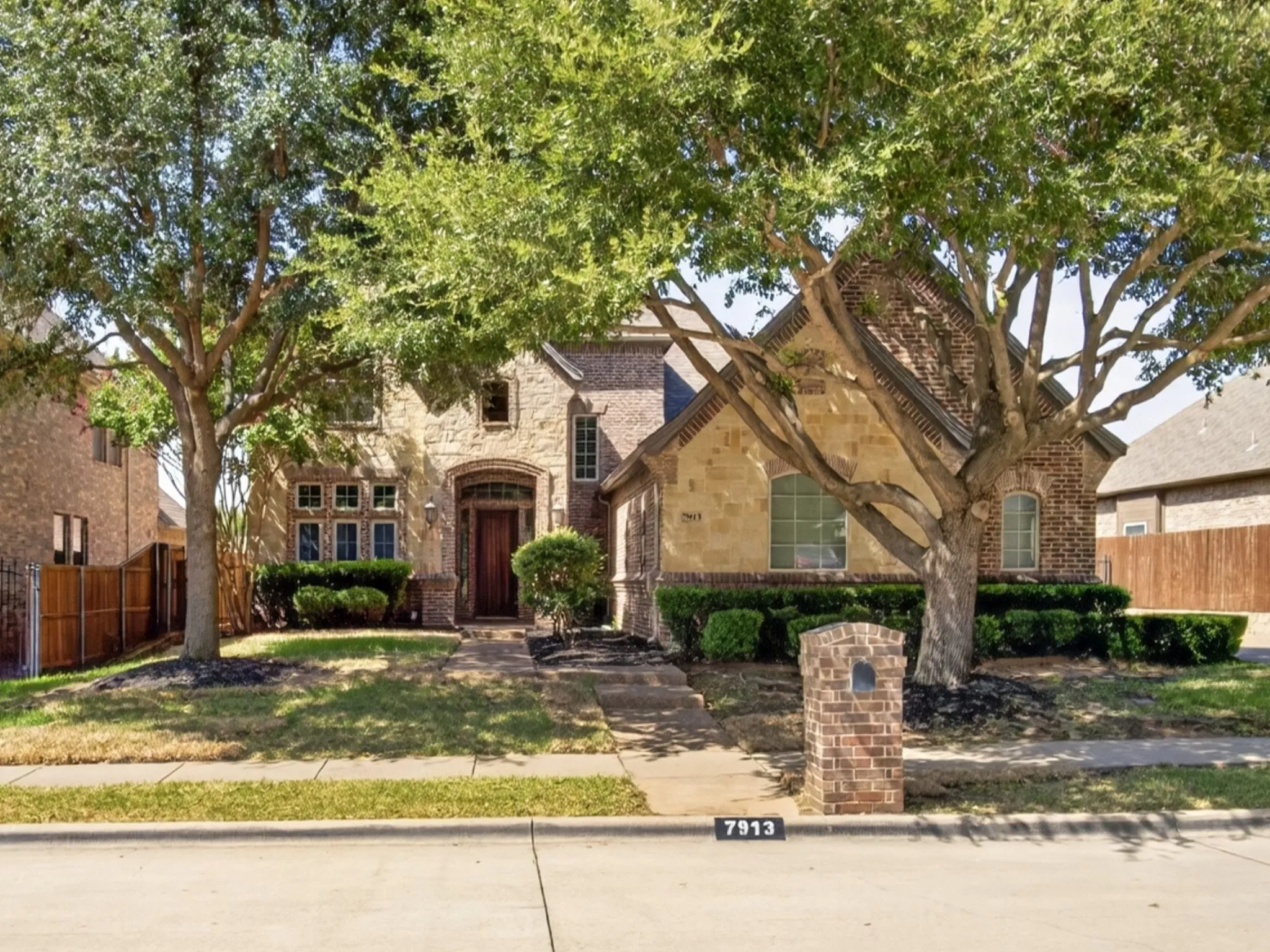 Single Family Residence For Sale in Tarrant County , 7913 Forest View Court, North Richland Hills, Texas 76182, 4 Bedroom, 3 Bathroom, 3 Garage spaces, 3,739 Sqft, built in 2005, mls#21328255, Real Estate Agent in North Richland Hills, Homes For Sale in Tarrant county, Homes For Sale in North Richland Hills, Realtor in North Richland Hills Texas, Real Estate Brokerage Independent Realty Texas, Luminita Cordes Realtor