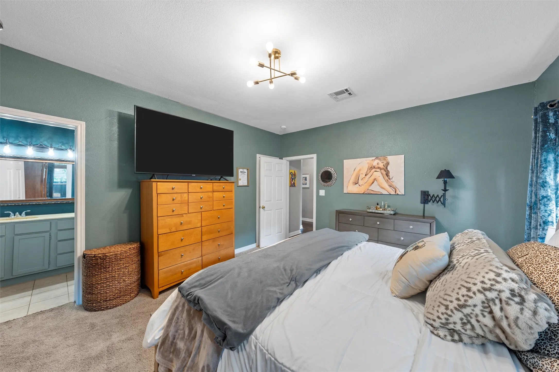 Single Family Residence For Sale in Mc Lennan County , 2923 Live Oak Avenue, Waco, Texas 76708, 2 Bedroom, 2 Bathroom, Garage spaces, 1,591 Sqft, built in 1935, mls#21328276, Real Estate Agent in Waco, Homes For Sale in Mc Lennan county, Homes For Sale in Waco, Realtor in Waco Texas, Real Estate Brokerage Independent Realty Texas, Luminita Cordes Realtor