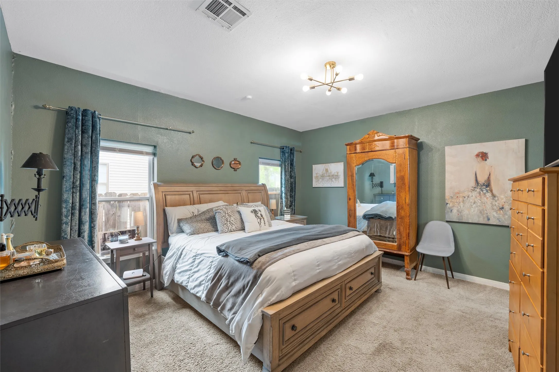 Single Family Residence For Sale in Mc Lennan County , 2923 Live Oak Avenue, Waco, Texas 76708, 2 Bedroom, 2 Bathroom, Garage spaces, 1,591 Sqft, built in 1935, mls#21328276, Real Estate Agent in Waco, Homes For Sale in Mc Lennan county, Homes For Sale in Waco, Realtor in Waco Texas, Real Estate Brokerage Independent Realty Texas, Luminita Cordes Realtor