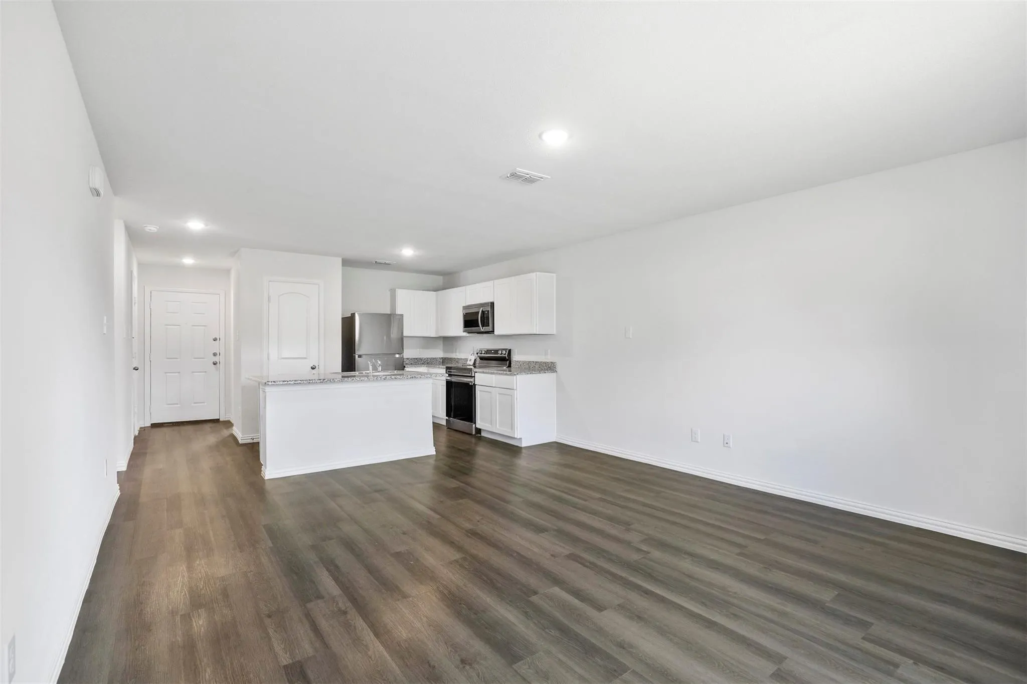 Single Family Residence For Rent in Grayson County , 406 E Munson Street, Denison, Texas 75021, 3 Bedroom, 2 Bathroom, 2 Garage spaces, 1,028 Sqft, built in 2023, mls#21328291, Real Estate Agent in Denison, Homes For Rent in Grayson county, Homes For Rent in Denison, Realtor in Denison Texas, Real Estate Brokerage Independent Realty Texas, Luminita Cordes Realtor