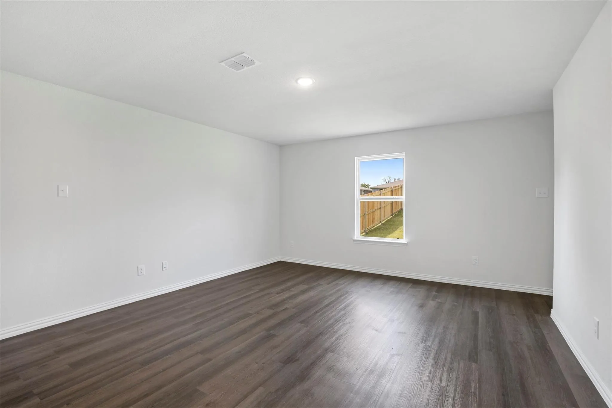 Single Family Residence For Rent in Grayson County , 406 E Munson Street, Denison, Texas 75021, 3 Bedroom, 2 Bathroom, 2 Garage spaces, 1,028 Sqft, built in 2023, mls#21328291, Real Estate Agent in Denison, Homes For Rent in Grayson county, Homes For Rent in Denison, Realtor in Denison Texas, Real Estate Brokerage Independent Realty Texas, Luminita Cordes Realtor