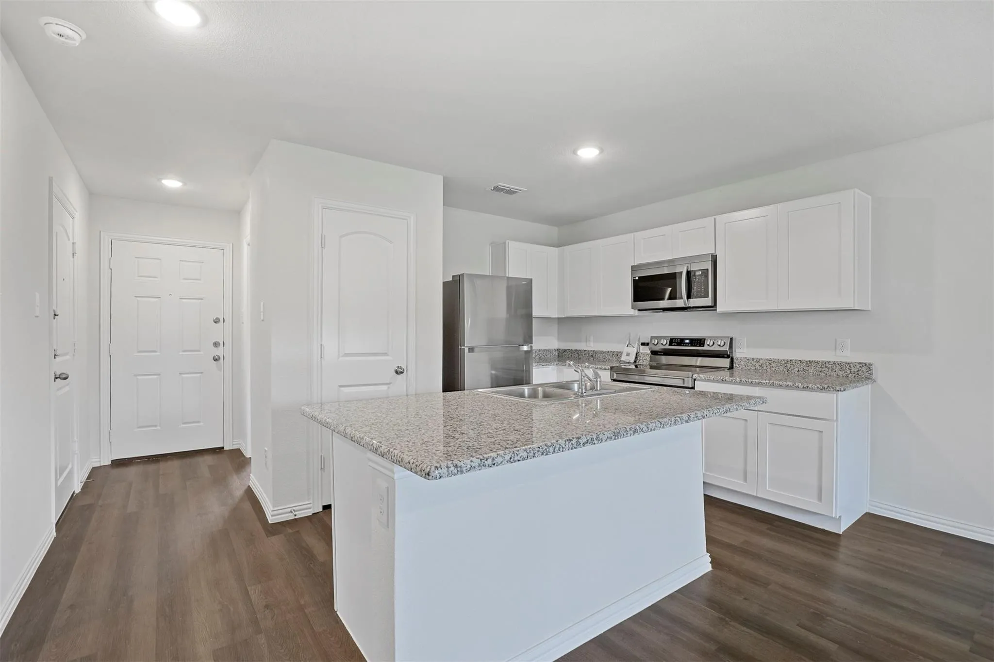 Single Family Residence For Rent in Grayson County , 406 E Munson Street, Denison, Texas 75021, 3 Bedroom, 2 Bathroom, 2 Garage spaces, 1,028 Sqft, built in 2023, mls#21328291, Real Estate Agent in Denison, Homes For Rent in Grayson county, Homes For Rent in Denison, Realtor in Denison Texas, Real Estate Brokerage Independent Realty Texas, Luminita Cordes Realtor