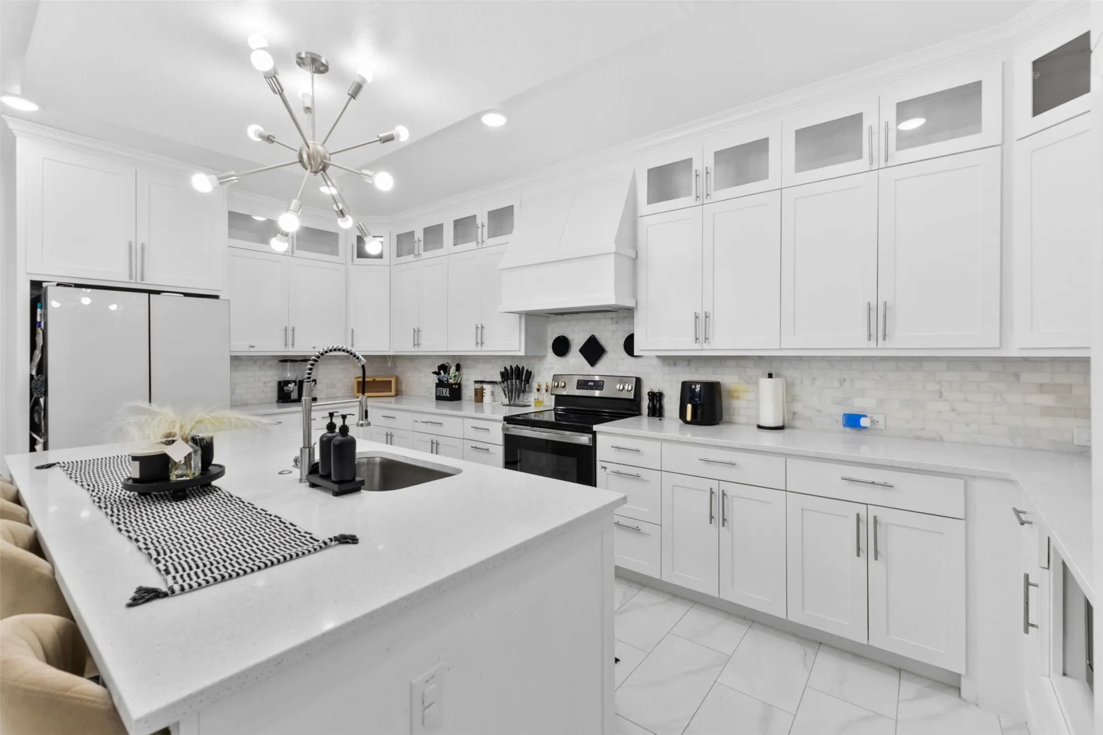 Single Family Residence For Sale in Kaufman County , 2107 Cole Street, Mabank, Texas 75147, 4 Bedroom, 3 Bathroom, 2 Garage spaces, 2,540 Sqft, built in 2023, mls#21328241, Real Estate Agent in Mabank, Homes For Sale in Kaufman county, Homes For Sale in Mabank, Realtor in Mabank Texas, Real Estate Brokerage Independent Realty Texas, Luminita Cordes Realtor