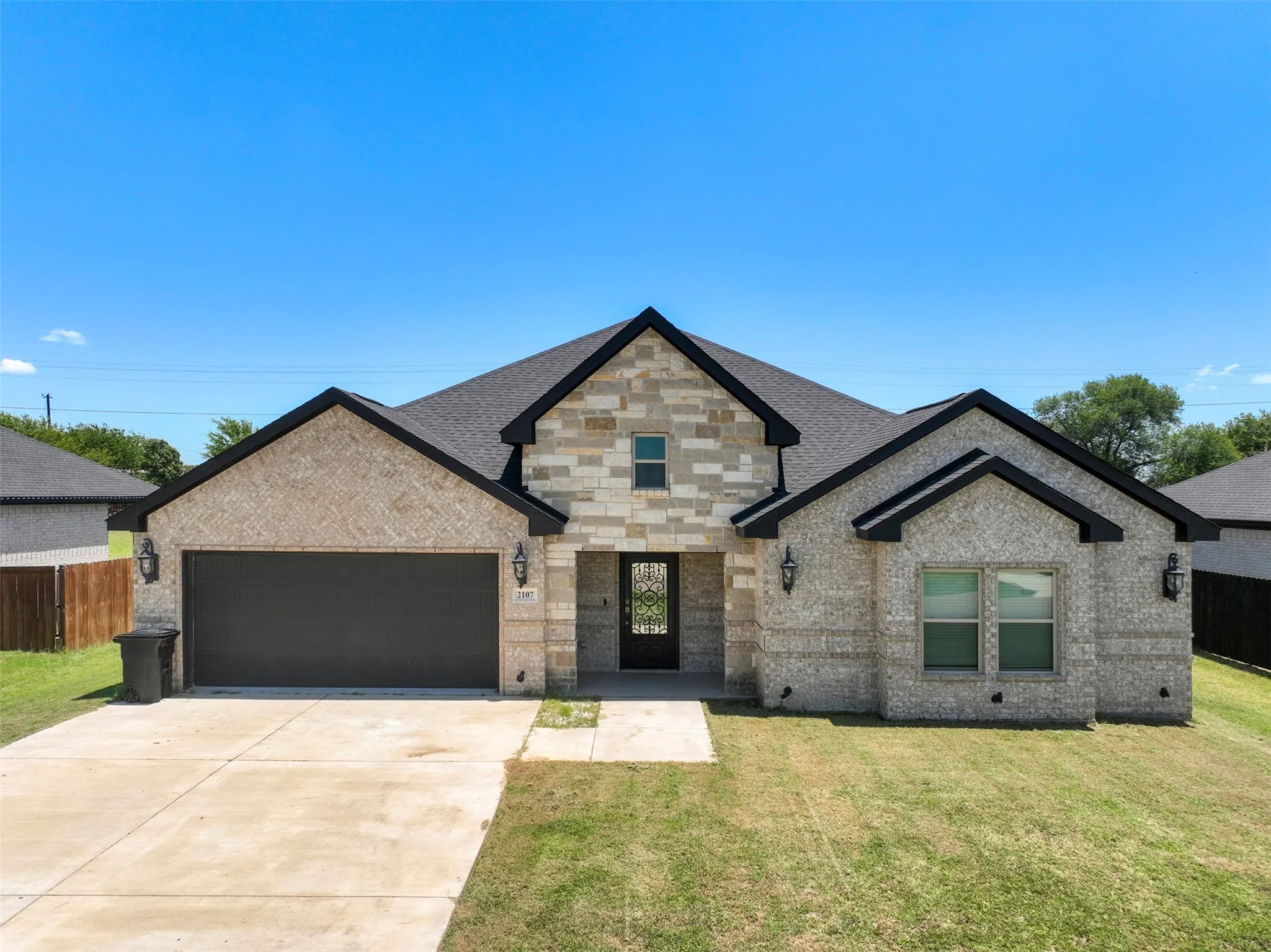 Single Family Residence For Sale in Kaufman County , 2107 Cole Street, Mabank, Texas 75147, 4 Bedroom, 3 Bathroom, 2 Garage spaces, 2,540 Sqft, built in 2023, mls#21328241, Real Estate Agent in Mabank, Homes For Sale in Kaufman county, Homes For Sale in Mabank, Realtor in Mabank Texas, Real Estate Brokerage Independent Realty Texas, Luminita Cordes Realtor