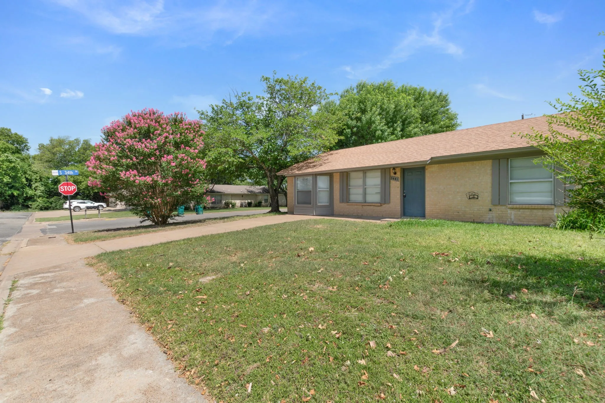 Single Family Residence For Sale in Coryell County , 3401 Jewell Drive, Gatesville, Texas 76528, 2 Bedroom, 1 Bathroom, 1 Garage spaces, 1,200 Sqft, built in 1984, mls#21328289, Real Estate Agent in Gatesville, Homes For Sale in Coryell county, Homes For Sale in Gatesville, Realtor in Gatesville Texas, Real Estate Brokerage Independent Realty Texas, Luminita Cordes Realtor
