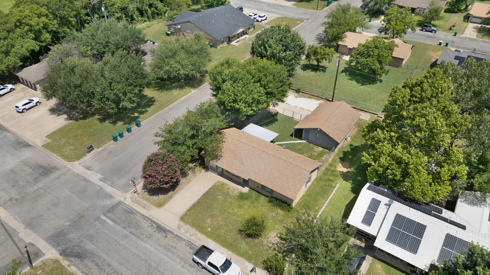 Single Family Residence For Sale in Coryell County , 3401 Jewell Drive, Gatesville, Texas 76528, 2 Bedroom, 1 Bathroom, 1 Garage spaces, 1,200 Sqft, built in 1984, mls#21328289, Real Estate Agent in Gatesville, Homes For Sale in Coryell county, Homes For Sale in Gatesville, Realtor in Gatesville Texas, Real Estate Brokerage Independent Realty Texas, Luminita Cordes Realtor
