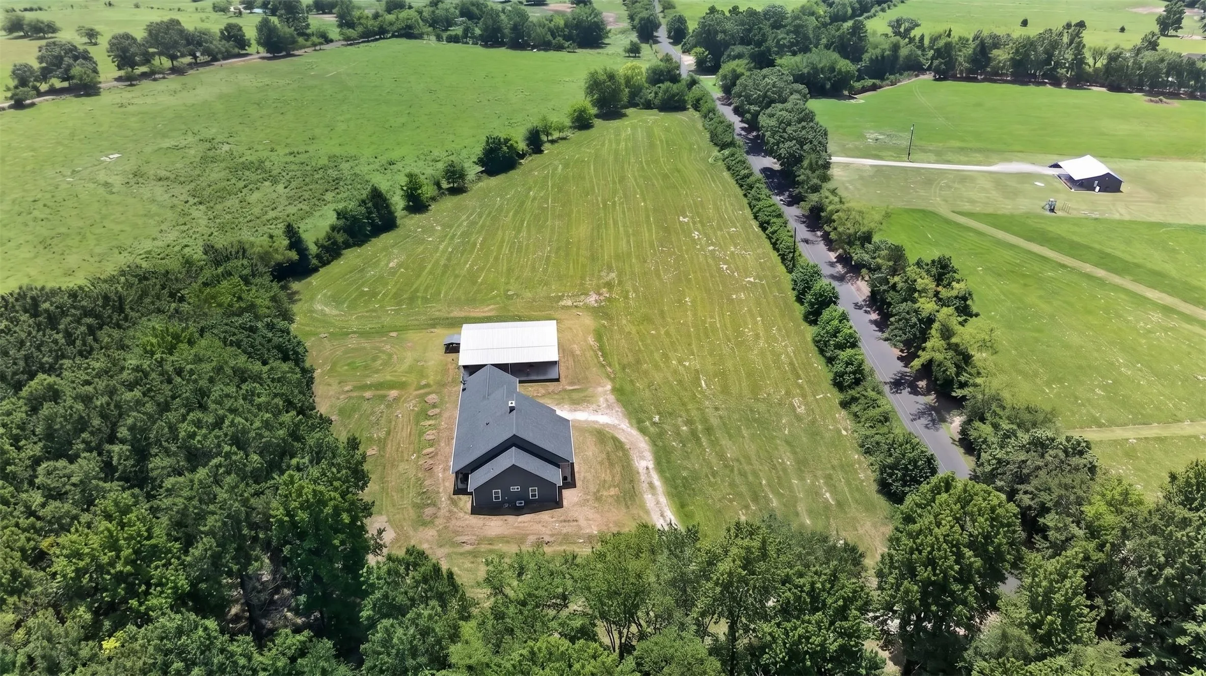 Farm For Sale in Wood County , 1094 County Road 2389, Alba, Texas 75410, 4 Bedroom, 3 Bathroom, 4 Garage spaces, 1,870 Sqft, built in 2019, mls#21328293, Real Estate Agent in Alba, Homes For Sale in Wood county, Homes For Sale in Alba, Realtor in Alba Texas, Real Estate Brokerage Independent Realty Texas, Luminita Cordes Realtor