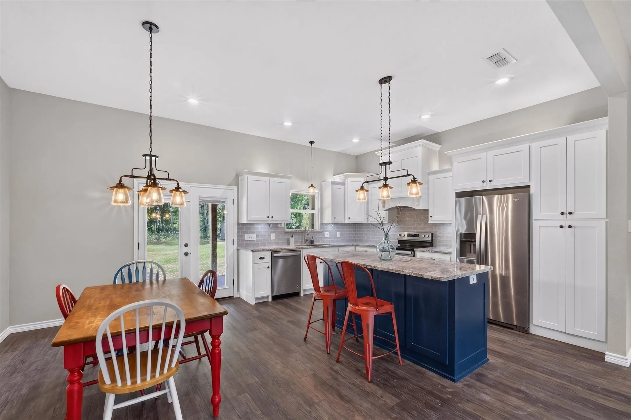 Farm For Sale in Wood County , 1094 County Road 2389, Alba, Texas 75410, 4 Bedroom, 3 Bathroom, 4 Garage spaces, 1,870 Sqft, built in 2019, mls#21328293, Real Estate Agent in Alba, Homes For Sale in Wood county, Homes For Sale in Alba, Realtor in Alba Texas, Real Estate Brokerage Independent Realty Texas, Luminita Cordes Realtor