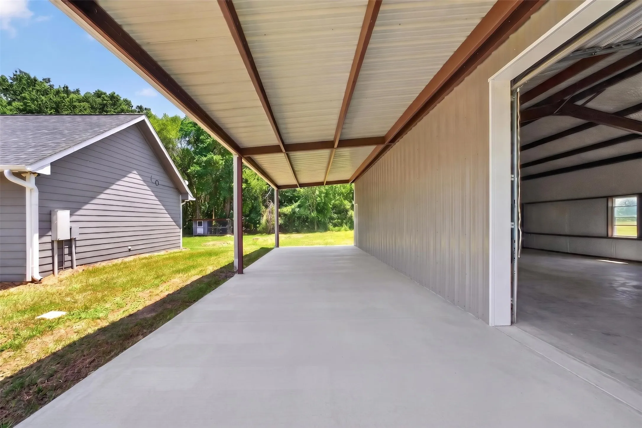 Farm For Sale in Wood County , 1094 County Road 2389, Alba, Texas 75410, 4 Bedroom, 3 Bathroom, 4 Garage spaces, 1,870 Sqft, built in 2019, mls#21328293, Real Estate Agent in Alba, Homes For Sale in Wood county, Homes For Sale in Alba, Realtor in Alba Texas, Real Estate Brokerage Independent Realty Texas, Luminita Cordes Realtor