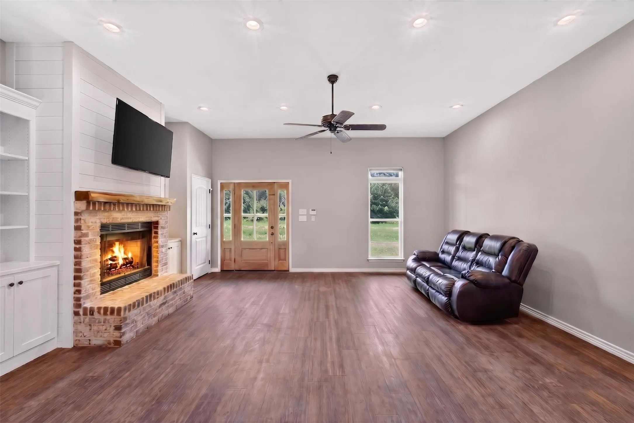 Farm For Sale in Wood County , 1094 County Road 2389, Alba, Texas 75410, 4 Bedroom, 3 Bathroom, 4 Garage spaces, 1,870 Sqft, built in 2019, mls#21328293, Real Estate Agent in Alba, Homes For Sale in Wood county, Homes For Sale in Alba, Realtor in Alba Texas, Real Estate Brokerage Independent Realty Texas, Luminita Cordes Realtor