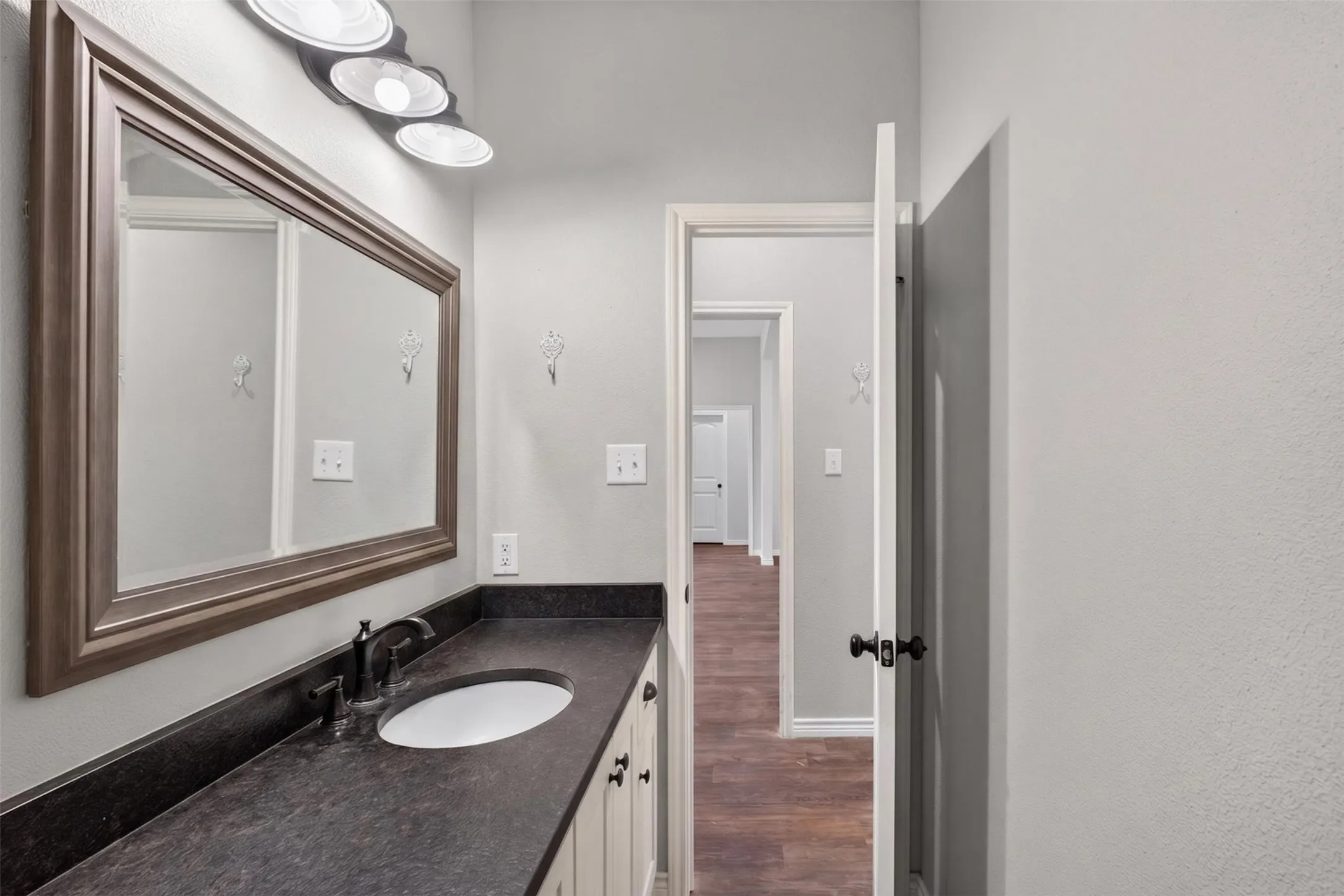 Farm For Sale in Wood County , 1094 County Road 2389, Alba, Texas 75410, 4 Bedroom, 3 Bathroom, 4 Garage spaces, 1,870 Sqft, built in 2019, mls#21328293, Real Estate Agent in Alba, Homes For Sale in Wood county, Homes For Sale in Alba, Realtor in Alba Texas, Real Estate Brokerage Independent Realty Texas, Luminita Cordes Realtor