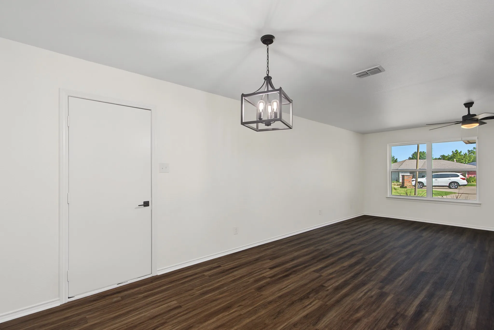 Single Family Residence For Sale in Denton County , 815 Steve Ct, Sanger, Texas 76266, 3 Bedroom, 2 Bathroom, 1 Garage spaces, 1,094 Sqft, built in 1994, mls#21328284, Real Estate Agent in Sanger, Homes For Sale in Denton county, Homes For Sale in Sanger, Realtor in Sanger Texas, Real Estate Brokerage Independent Realty Texas, Luminita Cordes Realtor