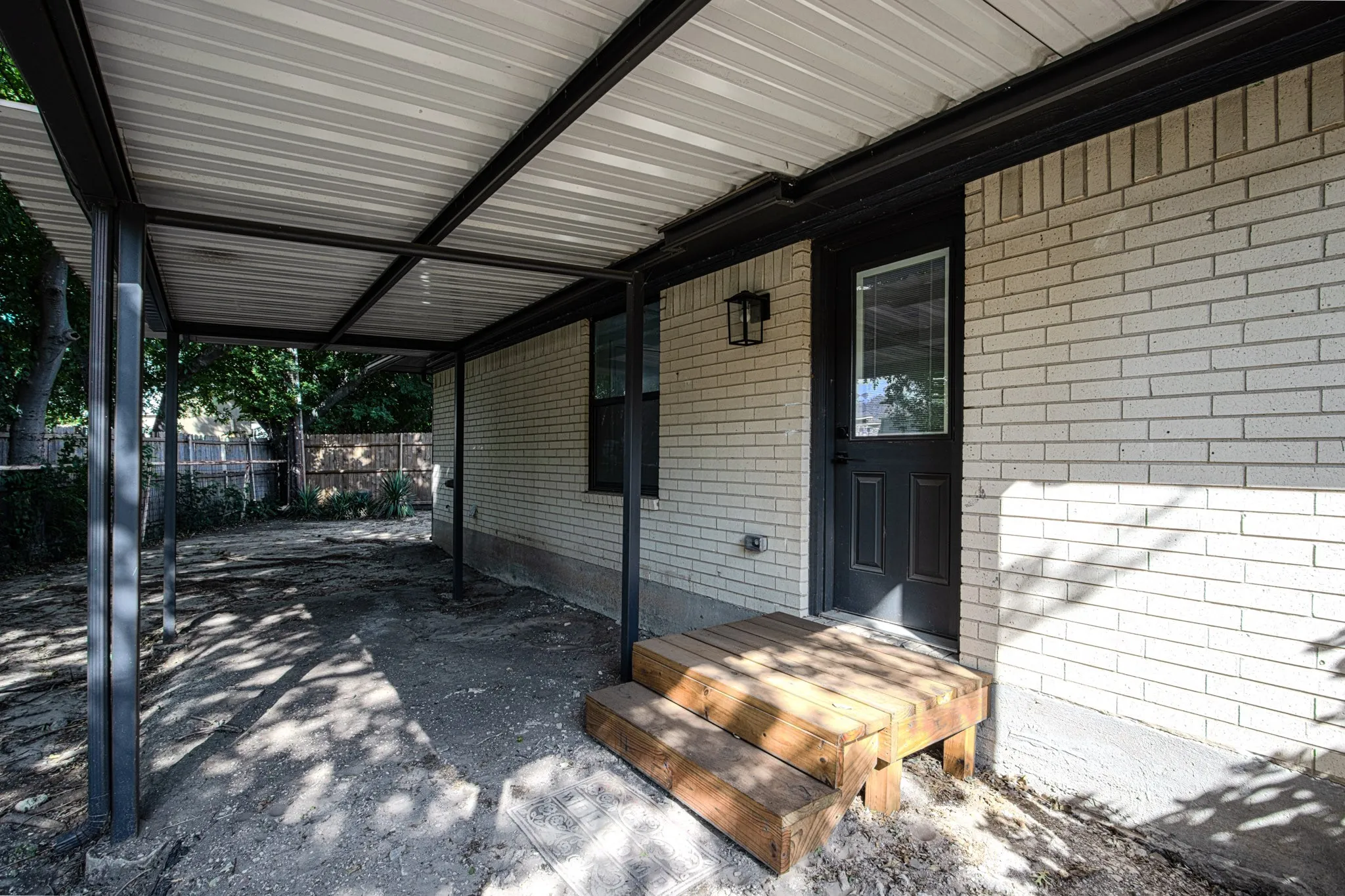 Single Family Residence For Sale in Denton County , 815 Steve Ct, Sanger, Texas 76266, 3 Bedroom, 2 Bathroom, 1 Garage spaces, 1,094 Sqft, built in 1994, mls#21328284, Real Estate Agent in Sanger, Homes For Sale in Denton county, Homes For Sale in Sanger, Realtor in Sanger Texas, Real Estate Brokerage Independent Realty Texas, Luminita Cordes Realtor