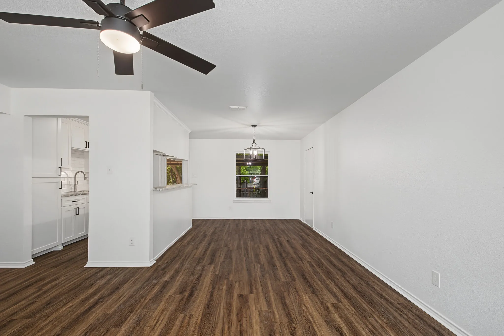 Single Family Residence For Sale in Denton County , 815 Steve Ct, Sanger, Texas 76266, 3 Bedroom, 2 Bathroom, 1 Garage spaces, 1,094 Sqft, built in 1994, mls#21328284, Real Estate Agent in Sanger, Homes For Sale in Denton county, Homes For Sale in Sanger, Realtor in Sanger Texas, Real Estate Brokerage Independent Realty Texas, Luminita Cordes Realtor