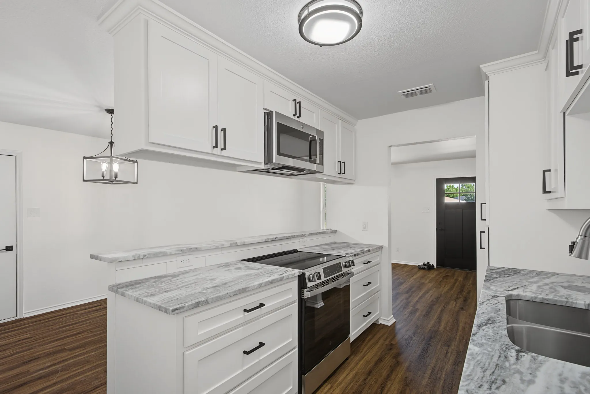 Single Family Residence For Sale in Denton County , 815 Steve Ct, Sanger, Texas 76266, 3 Bedroom, 2 Bathroom, 1 Garage spaces, 1,094 Sqft, built in 1994, mls#21328284, Real Estate Agent in Sanger, Homes For Sale in Denton county, Homes For Sale in Sanger, Realtor in Sanger Texas, Real Estate Brokerage Independent Realty Texas, Luminita Cordes Realtor