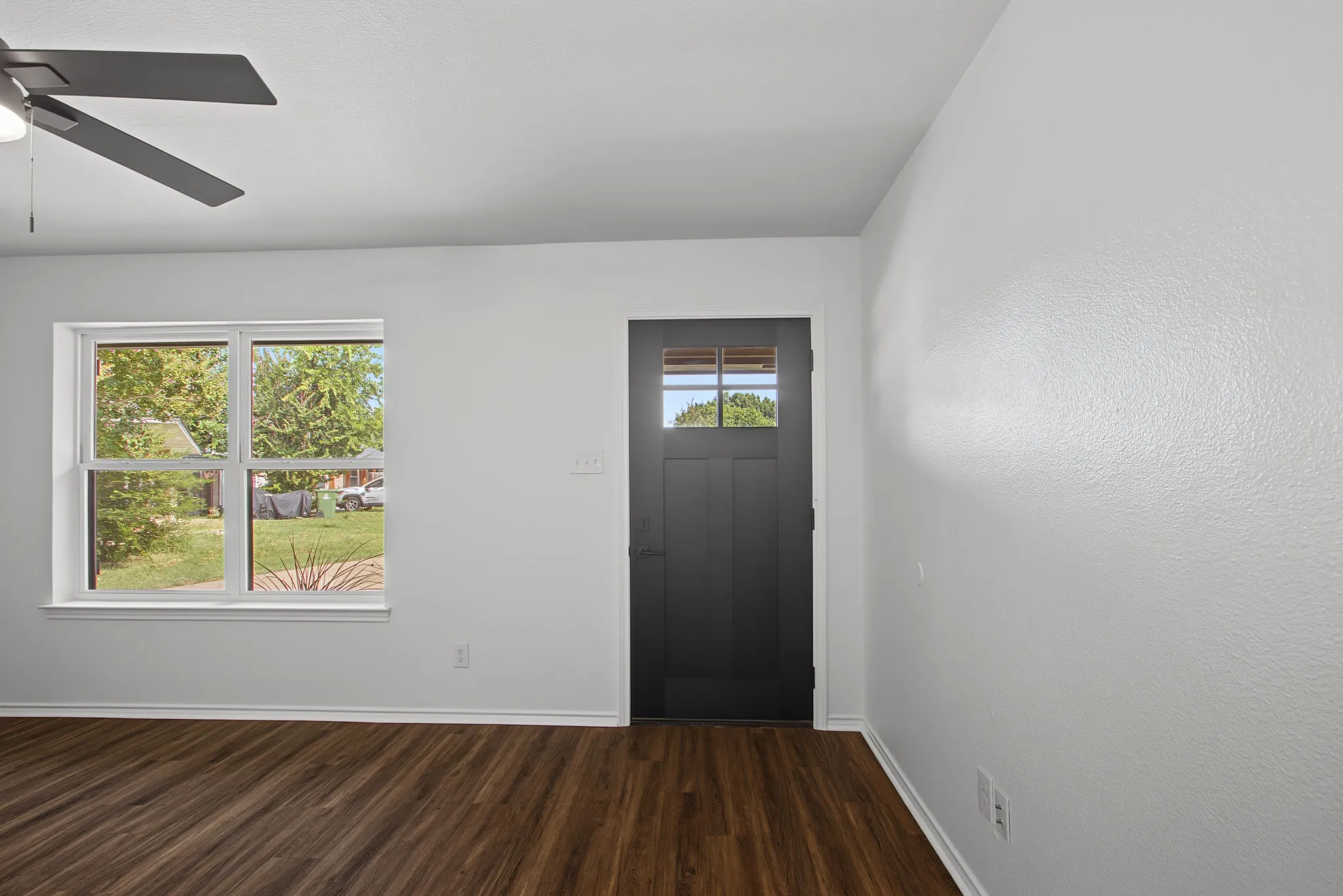 Single Family Residence For Sale in Denton County , 815 Steve Ct, Sanger, Texas 76266, 3 Bedroom, 2 Bathroom, 1 Garage spaces, 1,094 Sqft, built in 1994, mls#21328284, Real Estate Agent in Sanger, Homes For Sale in Denton county, Homes For Sale in Sanger, Realtor in Sanger Texas, Real Estate Brokerage Independent Realty Texas, Luminita Cordes Realtor