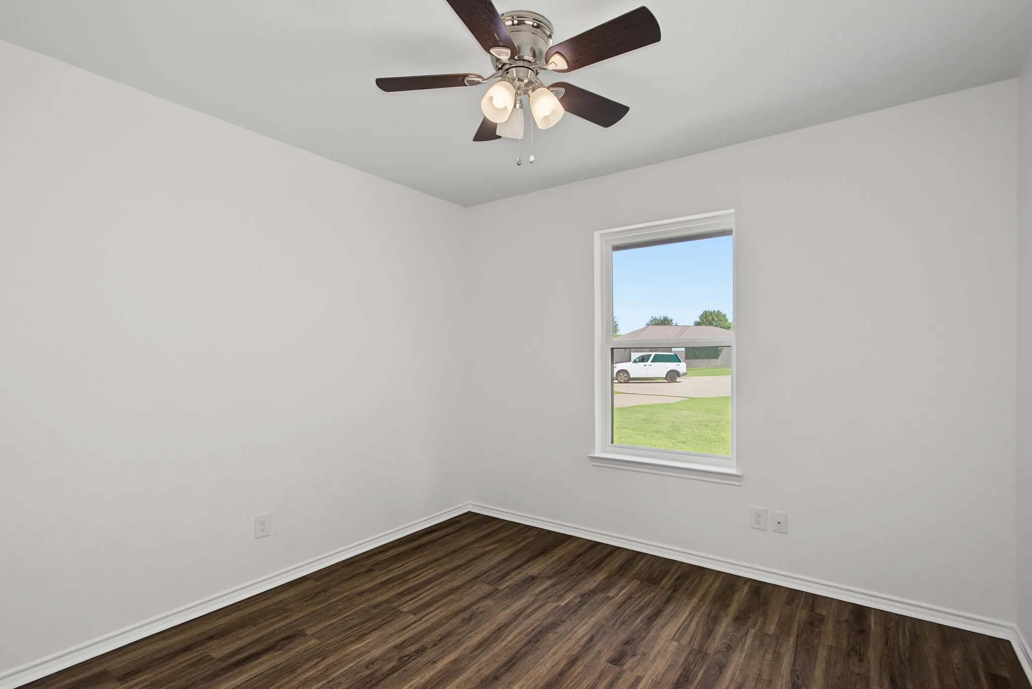 Single Family Residence For Sale in Denton County , 815 Steve Ct, Sanger, Texas 76266, 3 Bedroom, 2 Bathroom, 1 Garage spaces, 1,094 Sqft, built in 1994, mls#21328284, Real Estate Agent in Sanger, Homes For Sale in Denton county, Homes For Sale in Sanger, Realtor in Sanger Texas, Real Estate Brokerage Independent Realty Texas, Luminita Cordes Realtor
