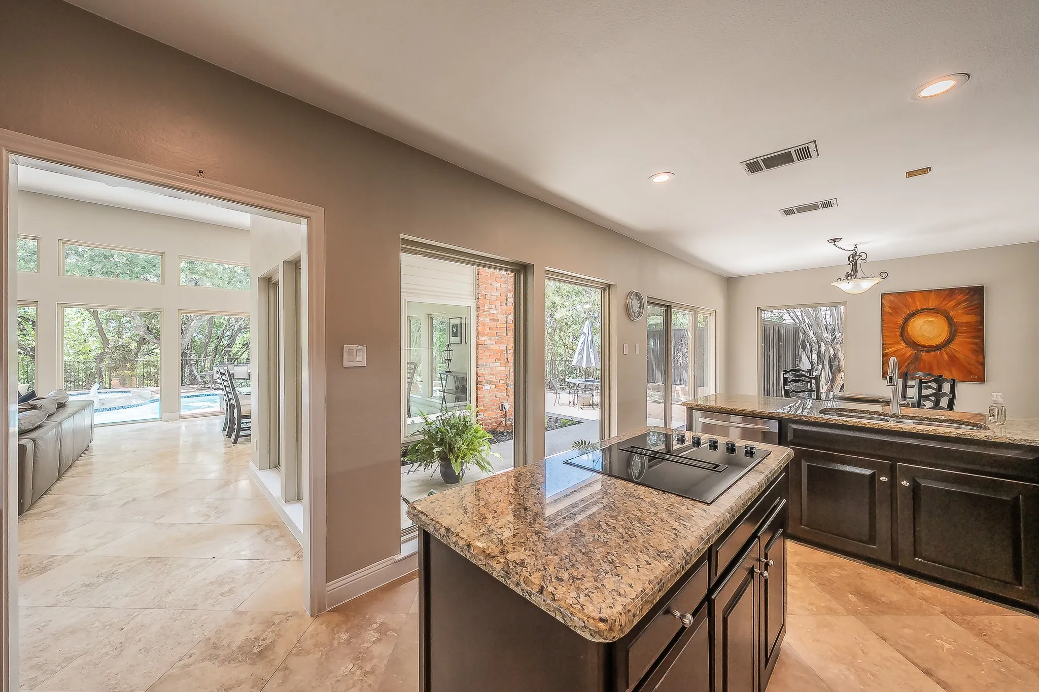 Single Family Residence For Sale in Tarrant County , 1406 Riverview Drive, Arlington, Texas 76012, 4 Bedroom, 6 Bathroom, 2 Garage spaces, 4,007 Sqft, built in 1979, mls#21328214, Real Estate Agent in Arlington, Homes For Sale in Tarrant county, Homes For Sale in Arlington, Realtor in Arlington Texas, Real Estate Brokerage Independent Realty Texas, Luminita Cordes Realtor