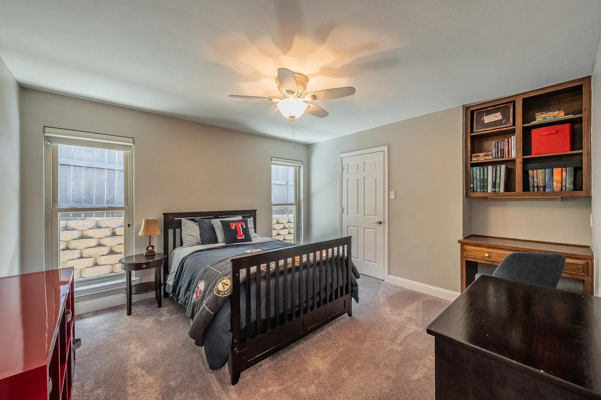 Single Family Residence For Sale in Tarrant County , 1406 Riverview Drive, Arlington, Texas 76012, 4 Bedroom, 6 Bathroom, 2 Garage spaces, 4,007 Sqft, built in 1979, mls#21328214, Real Estate Agent in Arlington, Homes For Sale in Tarrant county, Homes For Sale in Arlington, Realtor in Arlington Texas, Real Estate Brokerage Independent Realty Texas, Luminita Cordes Realtor