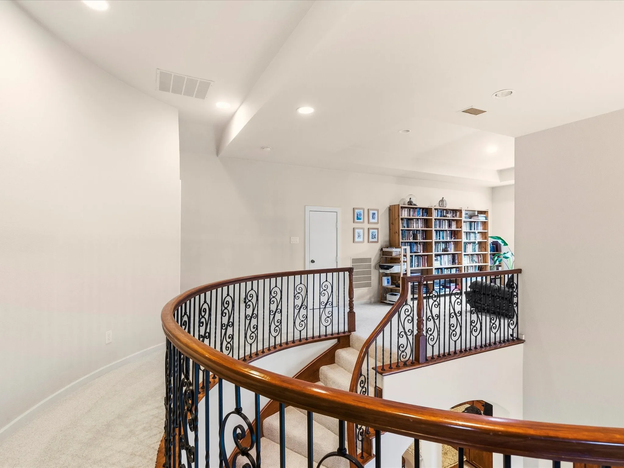 Single Family Residence For Sale in Collin County , 1615 ROMA Lane, Allen, Texas 75013, 4 Bedroom, 3 Bathroom, 2 Garage spaces, 3,152 Sqft, built in 2001, mls#21328107, Real Estate Agent in Allen, Homes For Sale in Collin county, Homes For Sale in Allen, Realtor in Allen Texas, Real Estate Brokerage Independent Realty Texas, Luminita Cordes Realtor
