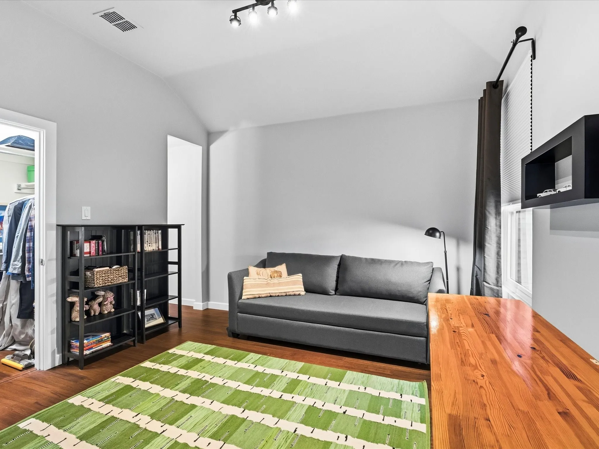 Nice Bedroom with walk-in closet and beautifully updated Jack & Jill Bathroom