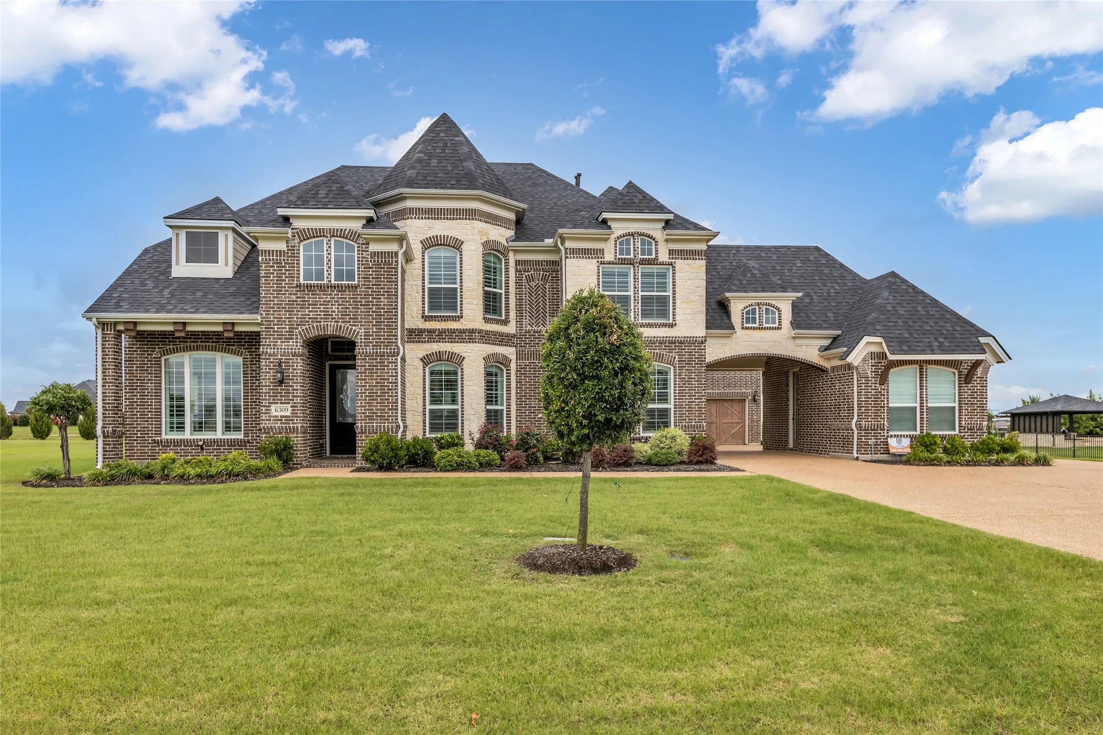 Single Family Residence For Sale in Collin County , 6309 Holbrook Circle, Parker, Texas 75002, 6 Bedroom, 4 Bathroom, 3 Garage spaces, 4,901 Sqft, built in 2018, mls#21327804, Real Estate Agent in Parker, Homes For Sale in Collin county, Homes For Sale in Parker, Realtor in Parker Texas, Real Estate Brokerage Independent Realty Texas, Luminita Cordes Realtor