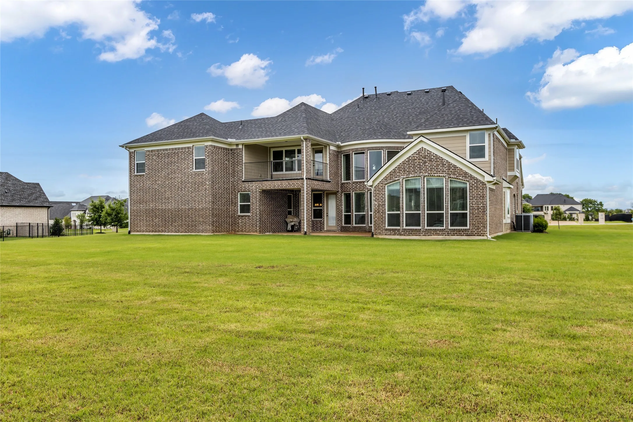Single Family Residence For Sale in Collin County , 6309 Holbrook Circle, Parker, Texas 75002, 6 Bedroom, 4 Bathroom, 3 Garage spaces, 4,901 Sqft, built in 2018, mls#21327804, Real Estate Agent in Parker, Homes For Sale in Collin county, Homes For Sale in Parker, Realtor in Parker Texas, Real Estate Brokerage Independent Realty Texas, Luminita Cordes Realtor