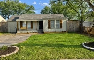 Single Family Residence For Sale in Tarrant County , 3901 Winfield Avenue, Fort Worth, Texas 76109, 3 Bedrooms, 2 Bathrooms, Garage spaces, 1,412 Sqft, built in 1948, Price $300,000, mls#21325126, Real Estate Agent in Fort Worth, Homes For Sale in Tarrant county, Homes For Sale in Fort Worth, Realtor in Fort Worth Texas, Real Estate Brokerage Independent Realty Texas, Luminita Cordes Realtor