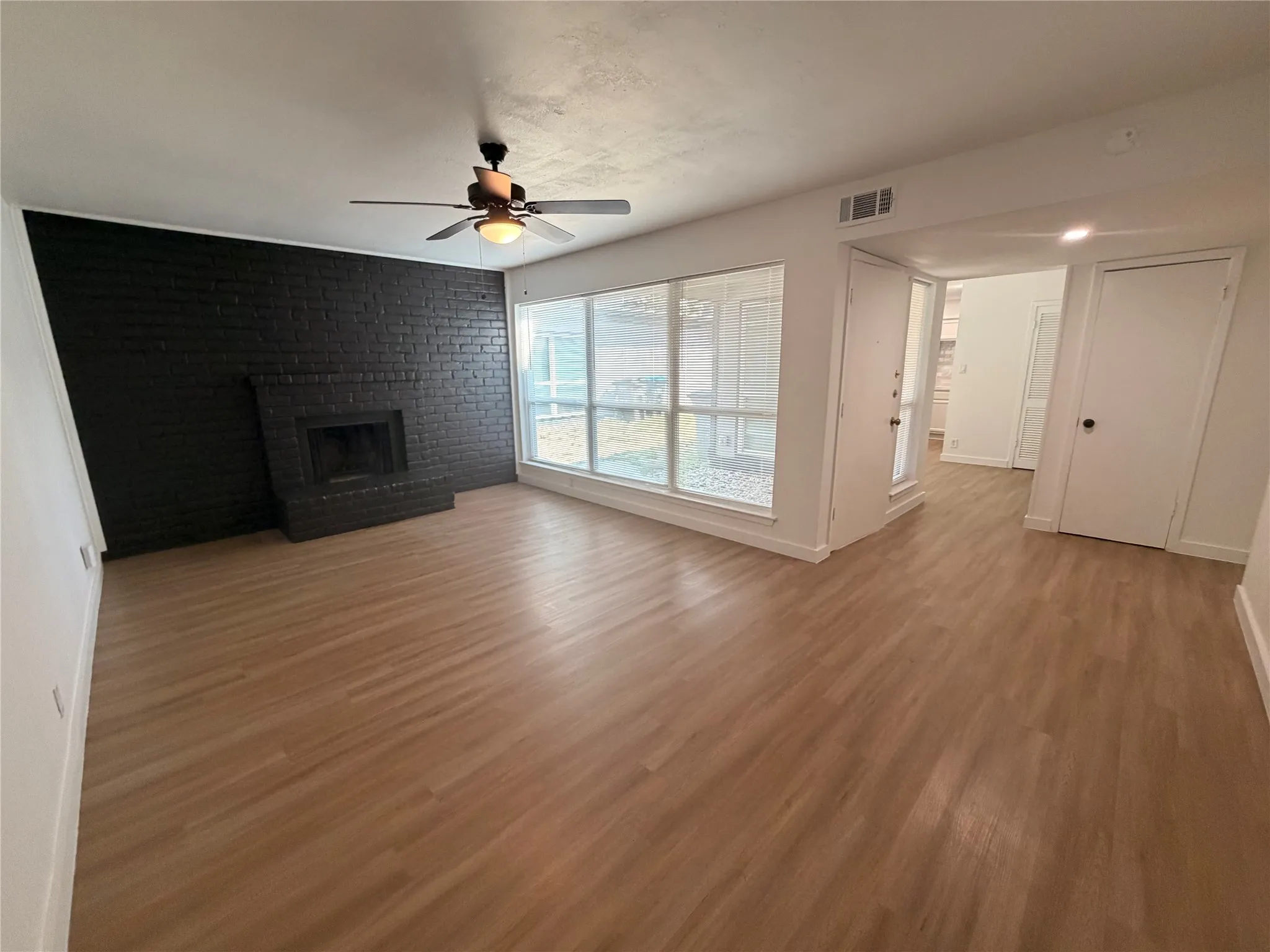 Duplex For Rent in Tarrant County , 4311 Gorman Drive A, Fort Worth, Texas 76132, 2 Bedroom, 2 Bathroom, Garage spaces, 1,096 Sqft, built in 1969, mls#21328311, Real Estate Agent in Fort Worth, Homes For Rent in Tarrant county, Homes For Rent in Fort Worth, Realtor in Fort Worth Texas, Real Estate Brokerage Independent Realty Texas, Luminita Cordes Realtor