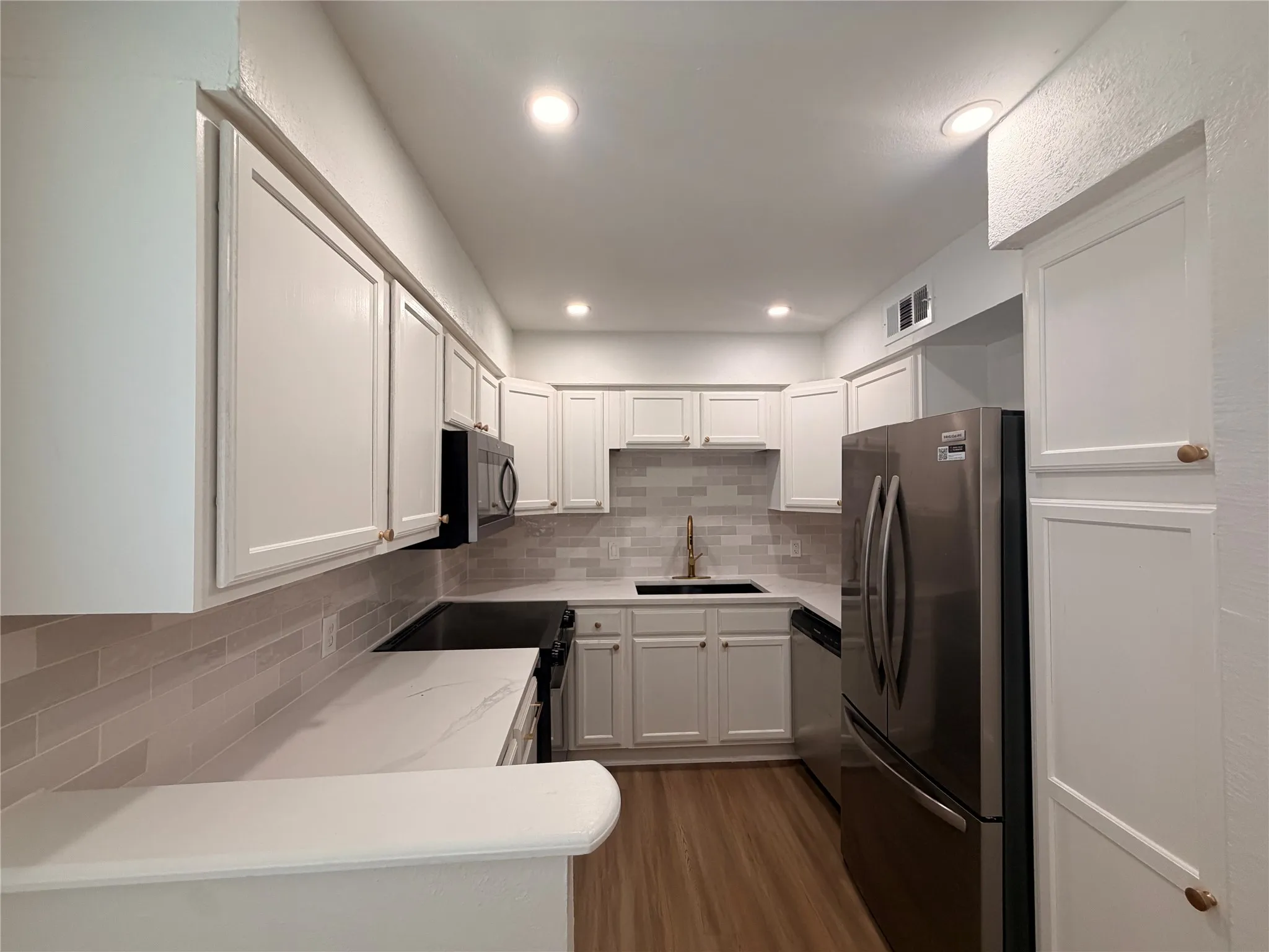 Duplex For Rent in Tarrant County , 4311 Gorman Drive A, Fort Worth, Texas 76132, 2 Bedroom, 2 Bathroom, Garage spaces, 1,096 Sqft, built in 1969, mls#21328311, Real Estate Agent in Fort Worth, Homes For Rent in Tarrant county, Homes For Rent in Fort Worth, Realtor in Fort Worth Texas, Real Estate Brokerage Independent Realty Texas, Luminita Cordes Realtor