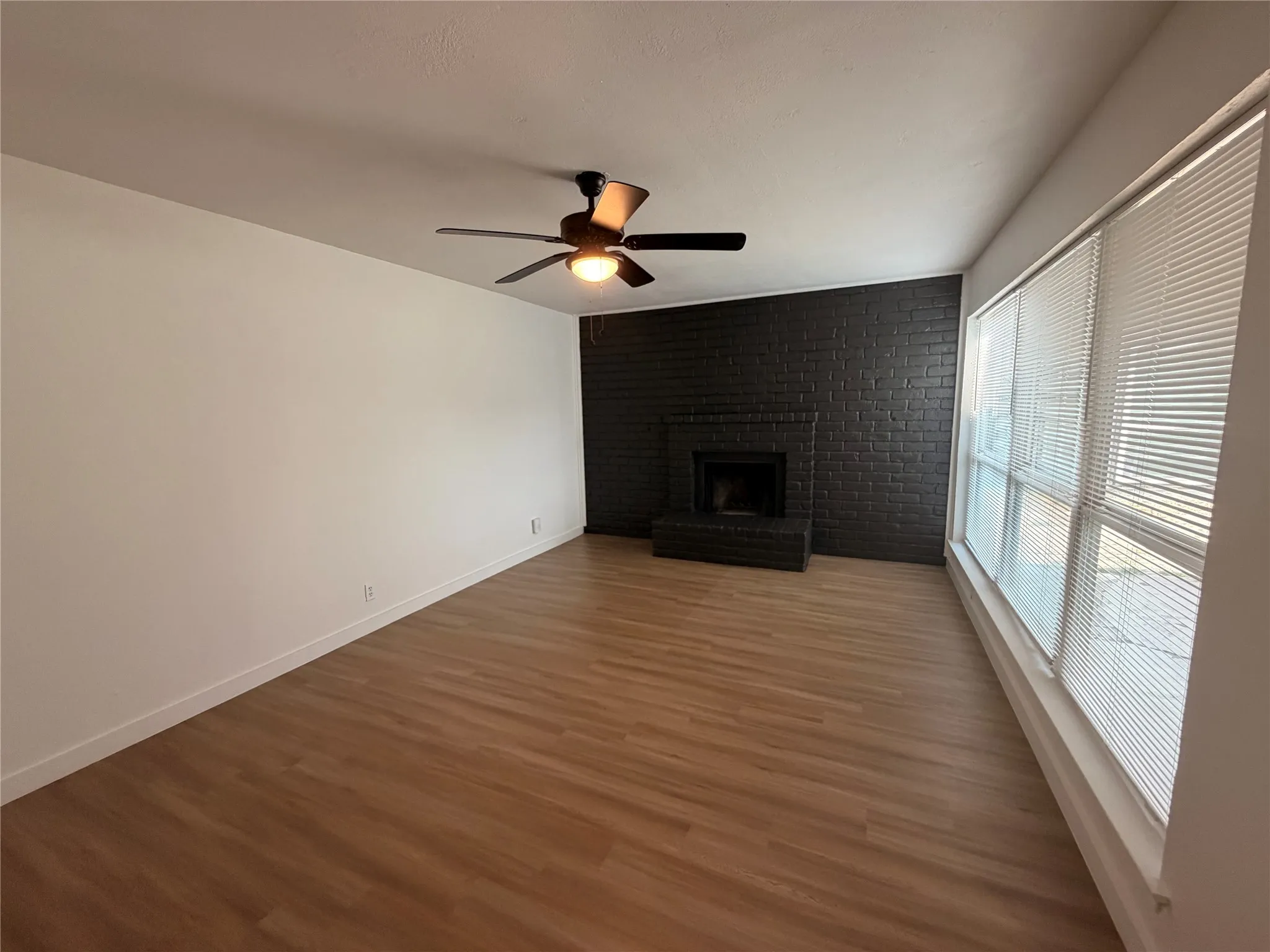 Duplex For Rent in Tarrant County , 4311 Gorman Drive A, Fort Worth, Texas 76132, 2 Bedroom, 2 Bathroom, Garage spaces, 1,096 Sqft, built in 1969, mls#21328311, Real Estate Agent in Fort Worth, Homes For Rent in Tarrant county, Homes For Rent in Fort Worth, Realtor in Fort Worth Texas, Real Estate Brokerage Independent Realty Texas, Luminita Cordes Realtor
