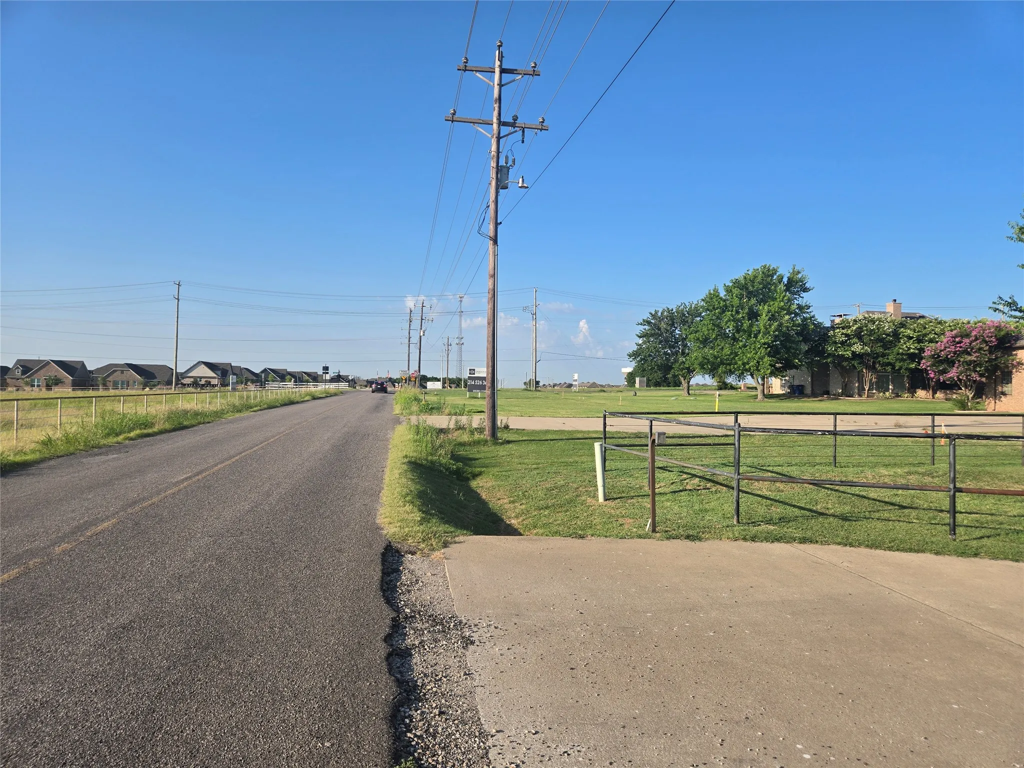 Single Family Residence For Sale in Collin County , 2315 S Coit Road, Celina, Texas 75009, 3 Bedrooms, 3 Bathrooms, 3 Garage spaces, 2,588 Sqft, built in 2003, Price $1,299,000, mls#21327511, Real Estate Agent in Celina, Homes For Sale in Collin county, Homes For Sale in Celina, Realtor in Celina Texas, Real Estate Brokerage Independent Realty Texas, Luminita Cordes Realtor