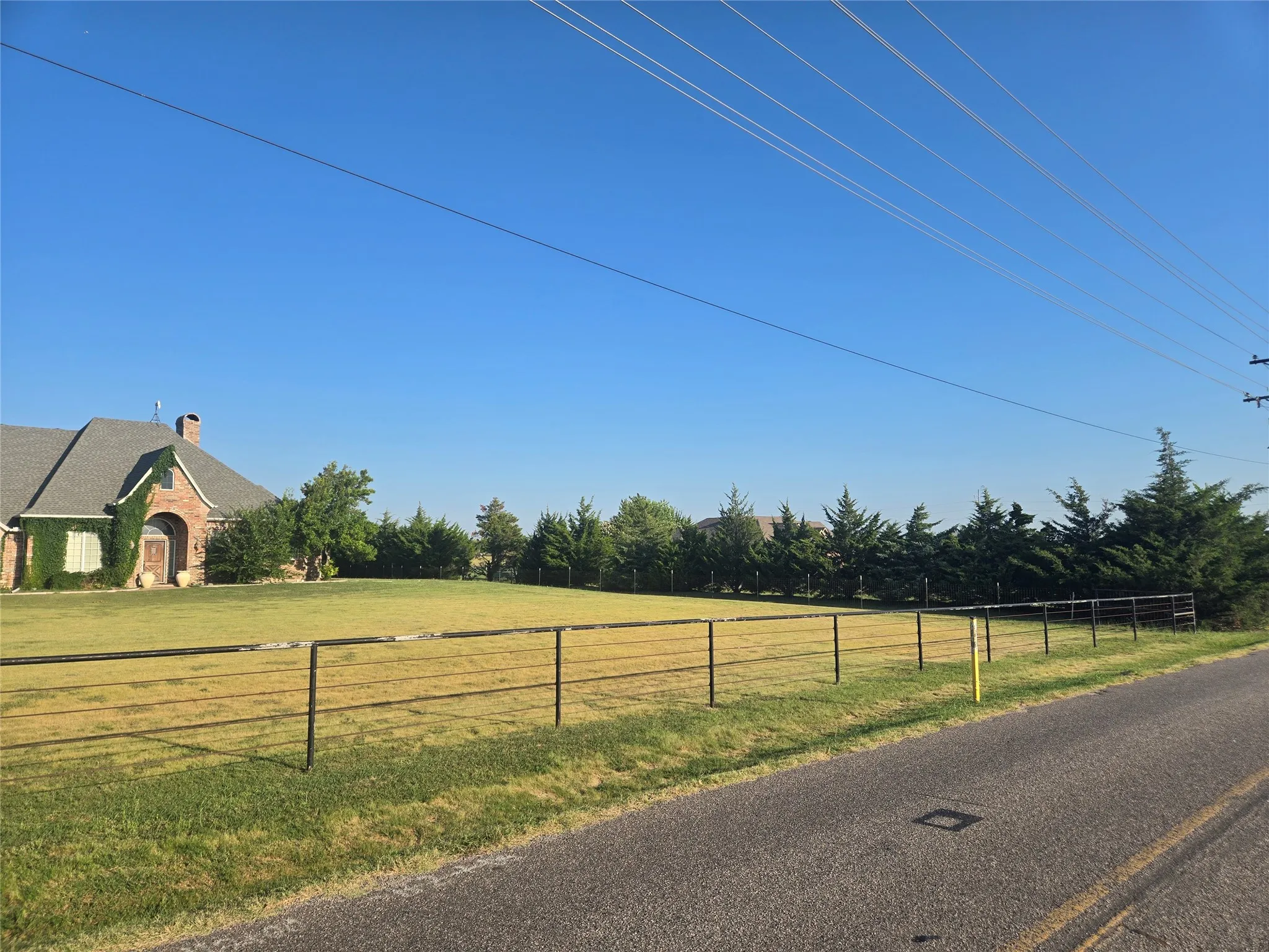 Single Family Residence For Sale in Collin County , 2315 S Coit Road, Celina, Texas 75009, 3 Bedrooms, 3 Bathrooms, 3 Garage spaces, 2,588 Sqft, built in 2003, Price $1,299,000, mls#21327511, Real Estate Agent in Celina, Homes For Sale in Collin county, Homes For Sale in Celina, Realtor in Celina Texas, Real Estate Brokerage Independent Realty Texas, Luminita Cordes Realtor